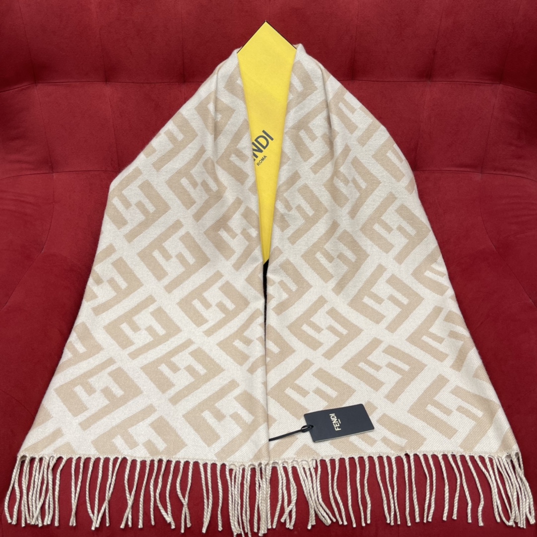 𝐅𝐞𝐧𝐝𝐢 Double-sided Cashmere Scarf with Big Tassel and Big Logo 100% Cashmere