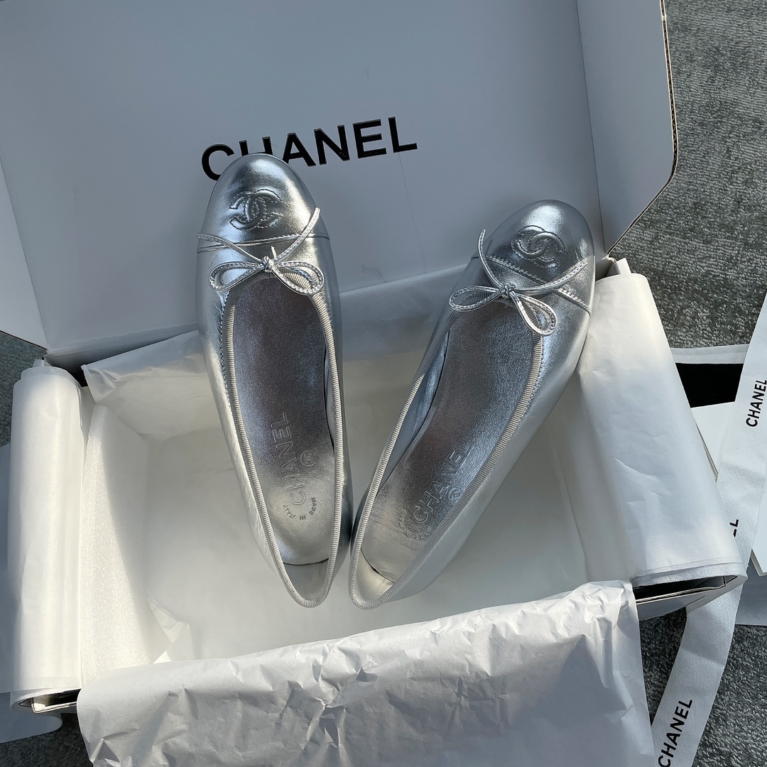 CHANEL classic ballet shoes the version is very positive classic models do not have to worry about the version