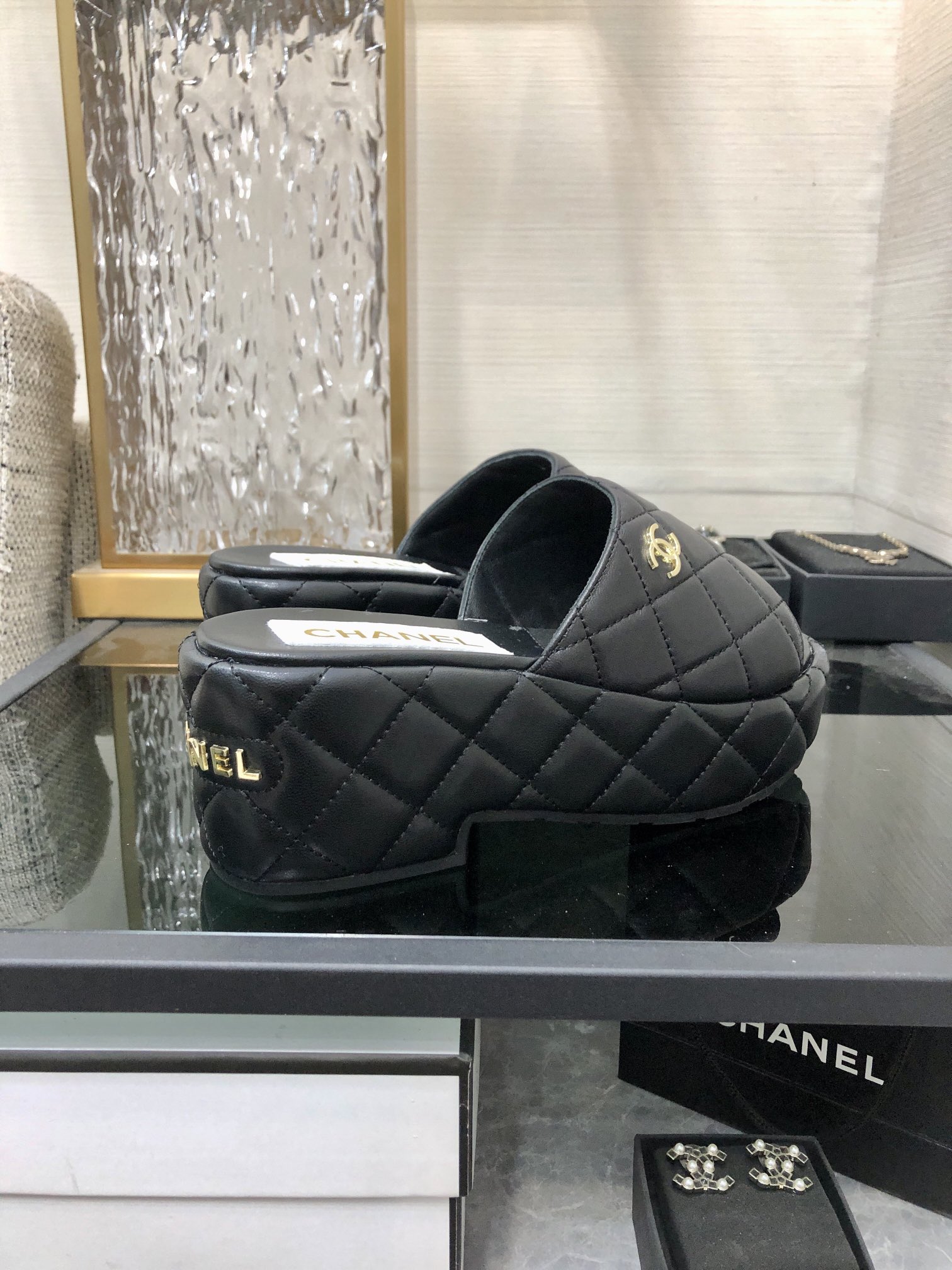 CHANEL 2022 early spring latest slope heel slippers fashionable and versatile series wear-resistant rubber outsole