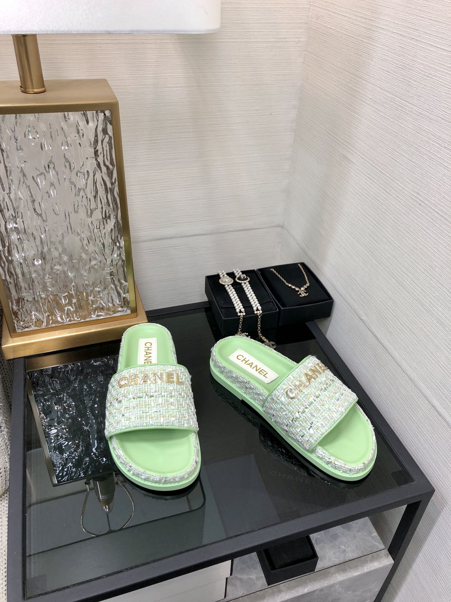 CHANEL 2022 early spring latest honey slippers fashion versatile series imported sheepskin cushioned feet