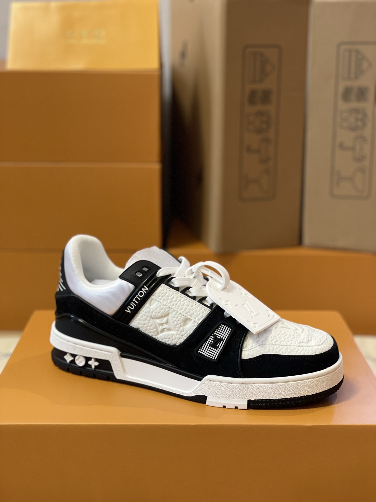 Louis Vuitton Trainer Couples Style 1A8FN8