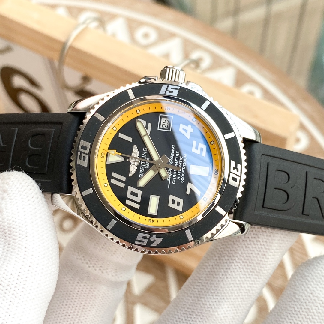 Breitling - Breitling A1736402 Superocean 316L stainless steel polished case