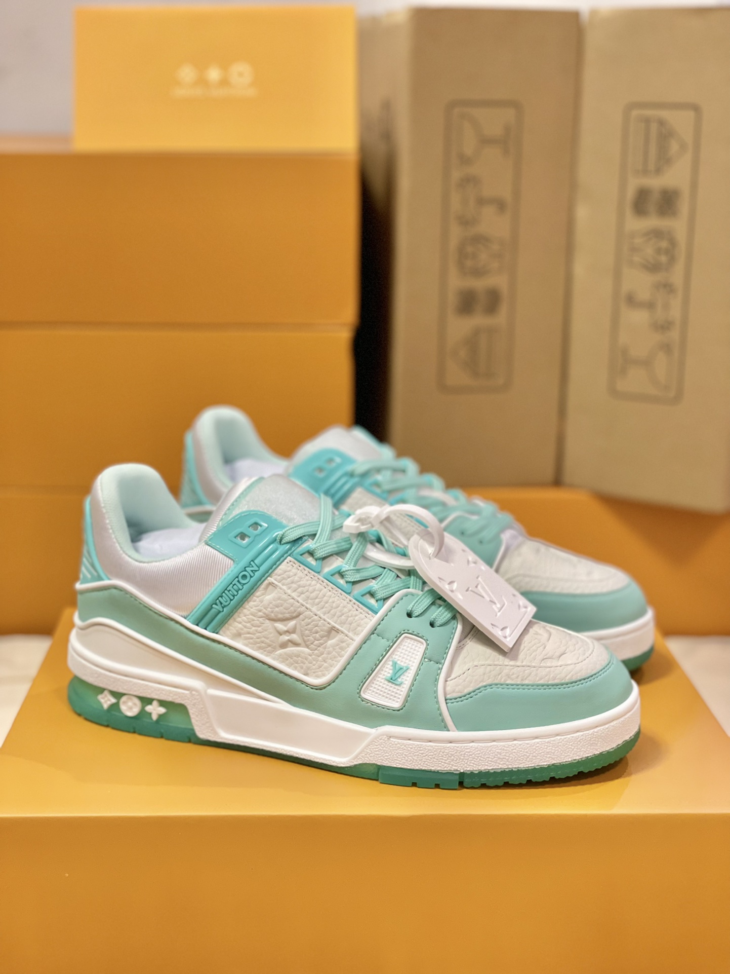 Louis Vuitton Trainer couple style 1A8KB8