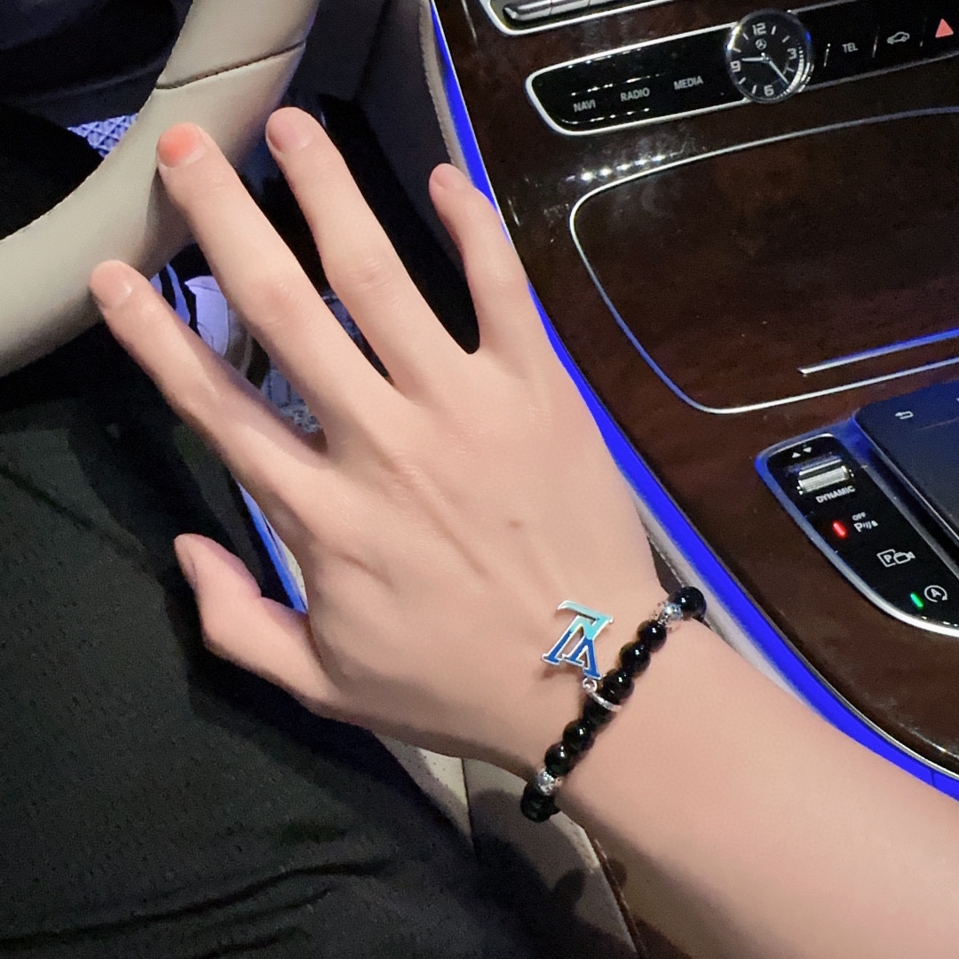 Louis Vuitton 🇷🇼 multi-element onyx thai silver style bracelet