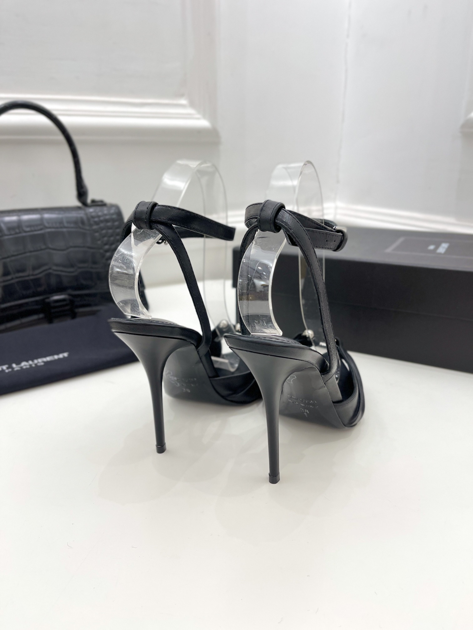 𝙎𝙖𝙞𝙣𝙩 𝙇𝙖𝙪𝙧𝙚𝙣𝙩 | 𝟐𝟎𝟐𝟏/𝐒𝐒 𝐧𝐞𝐰 YSL｜Roland 2022/fw early spring new baked high heels