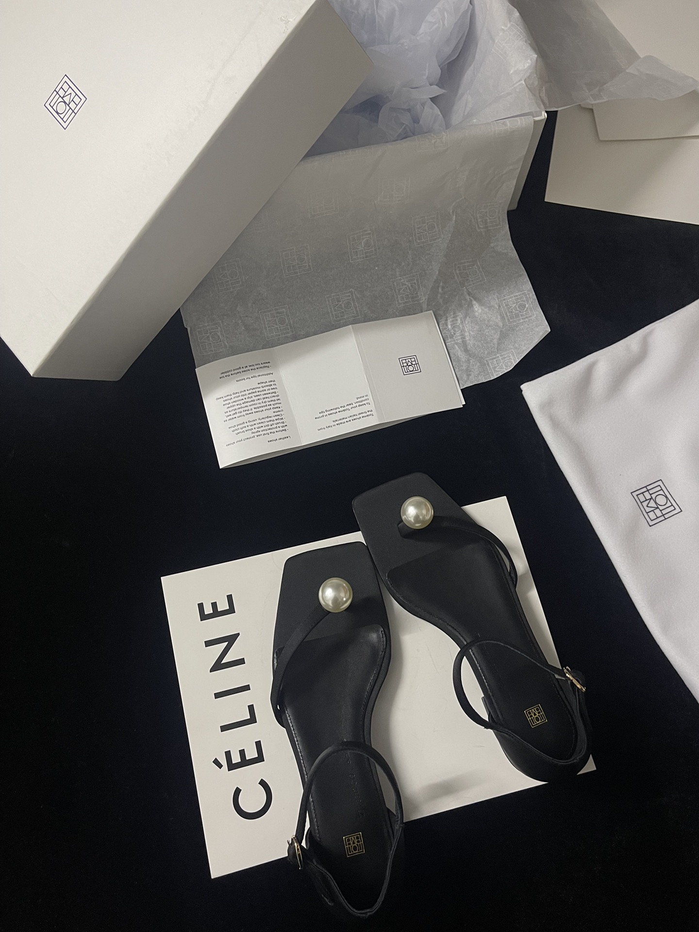 𝐓𝐨𝐭𝐞𝐦𝐞｜𝟐𝟎𝟐𝟑/𝐒𝐒 𝐧𝐞𝐰 The best-looking pearl sandals of the year ✔️ simple and elegant