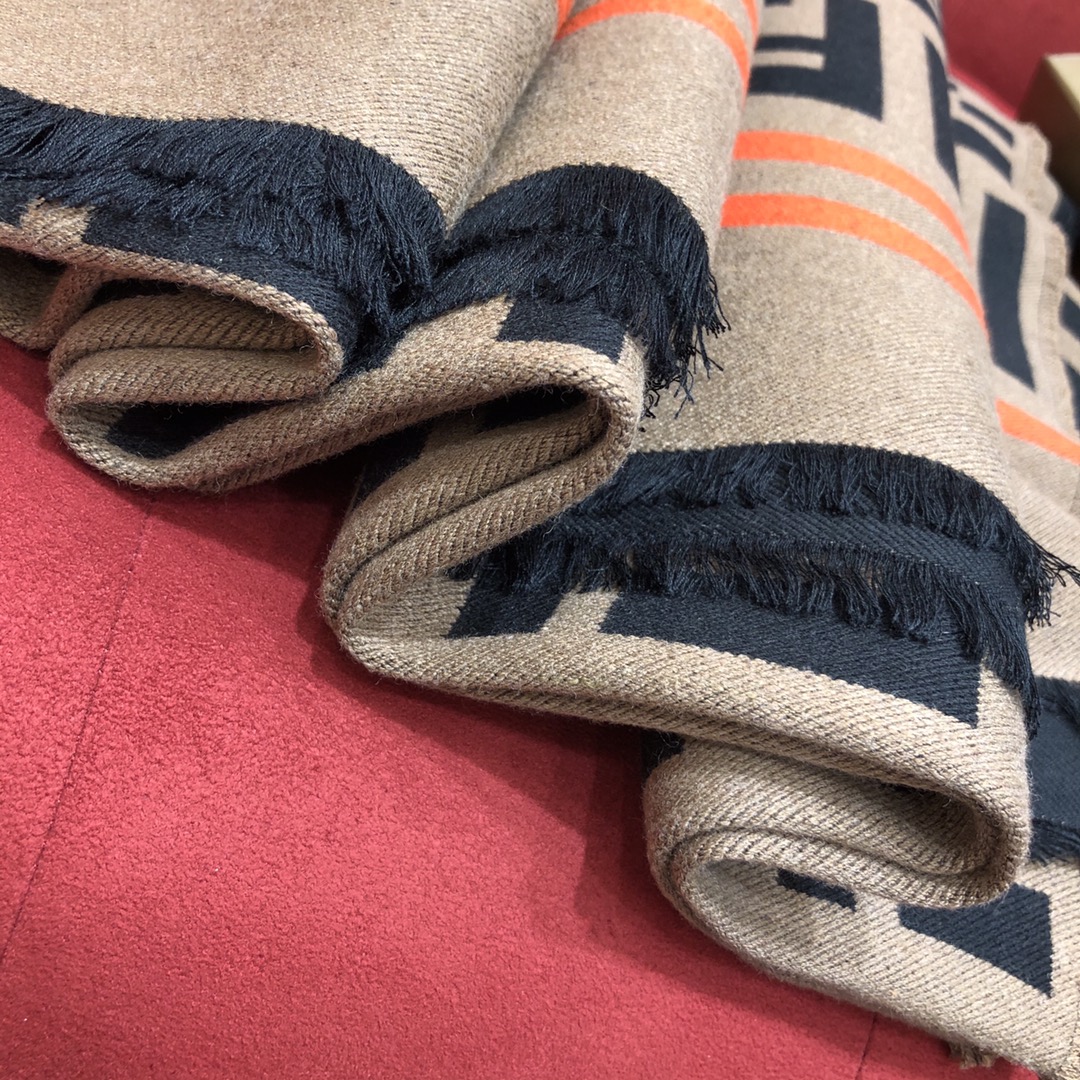 𝐅𝐞𝐧𝐝𝐢 FF elements 95% wool 5% silk