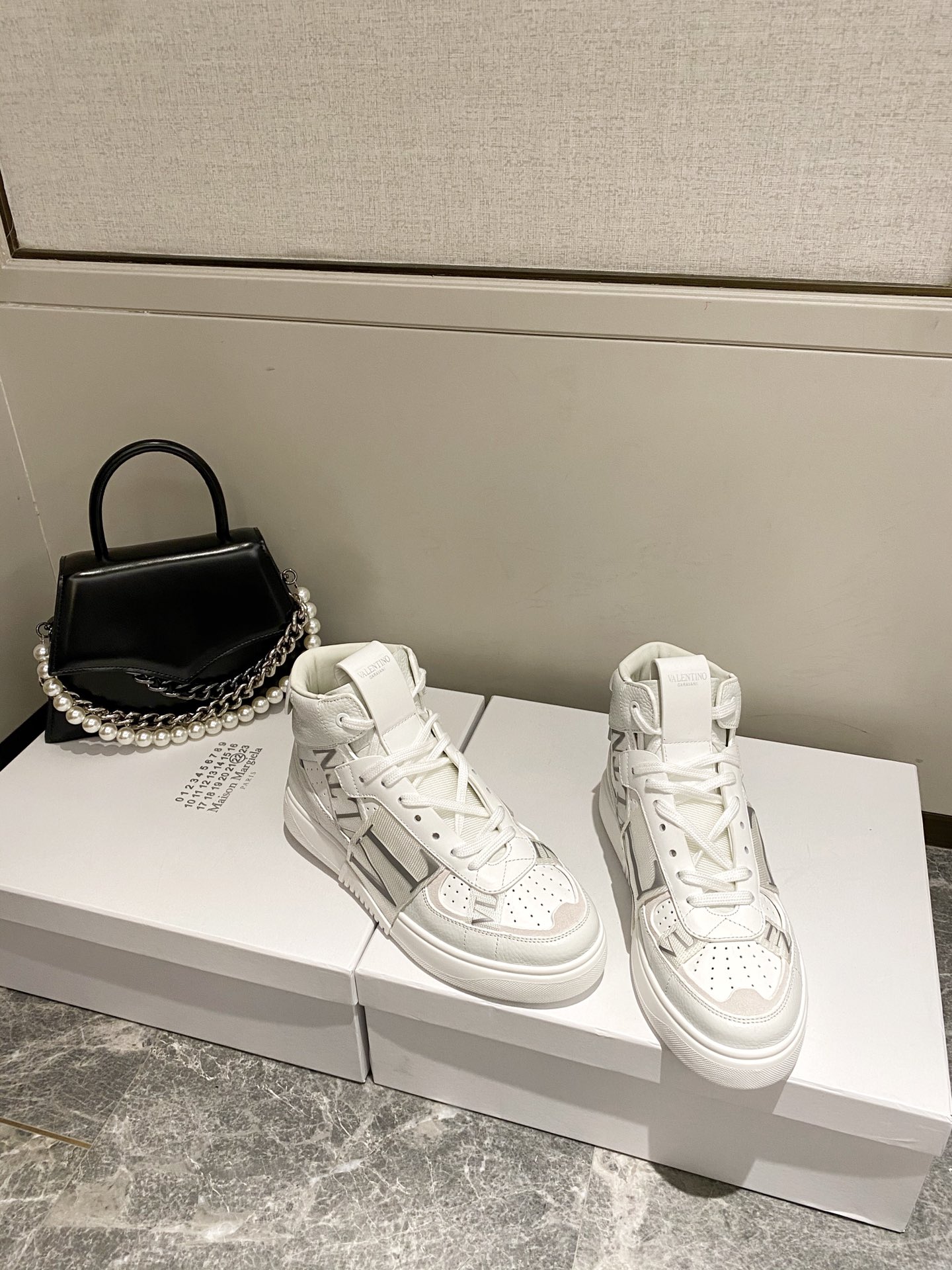 【Valentino】Valentino 2020 new high-top sneakers couple models on the new high end quality