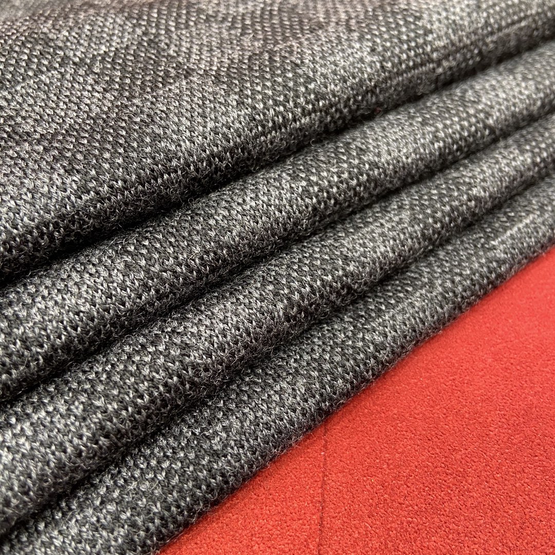 𝐋𝐨𝐮𝐢𝐬 𝐯𝐮𝐢𝐭𝐭𝐨𝐧 Checkered Men's Scarf 100% Wool