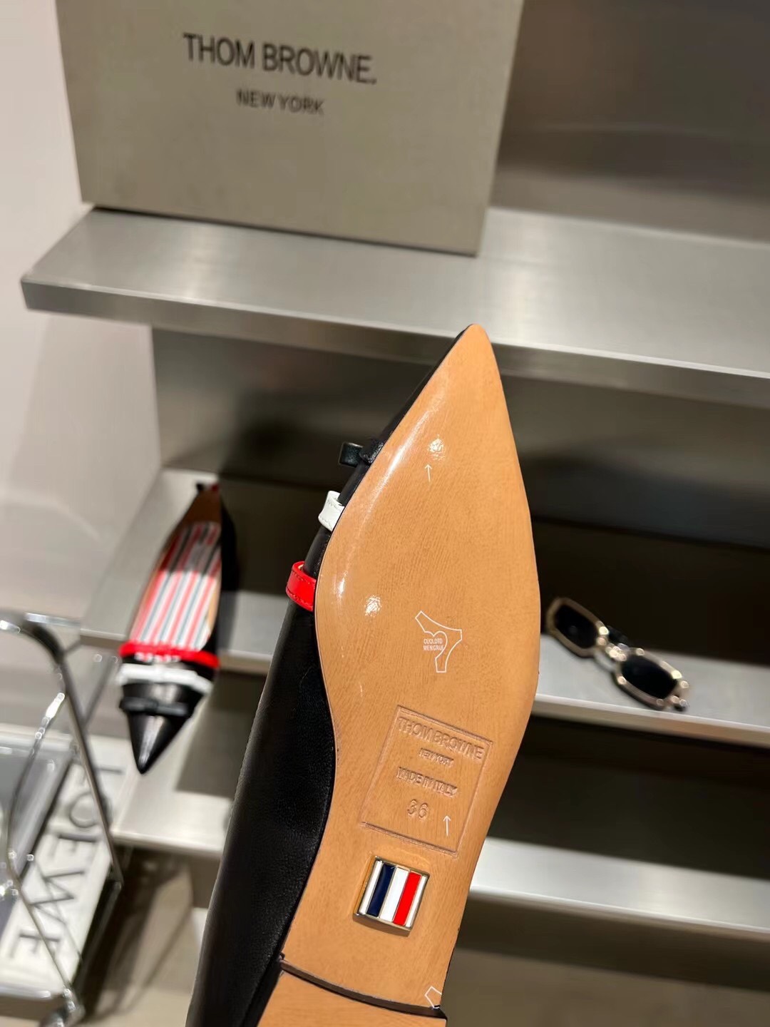 Thom Browne | 𝟐𝟎𝟐𝟏/𝐒𝐒 𝐧𝐞𝐰 Tom Brown 2022/AW Pointed Toe Chic Single Shoes