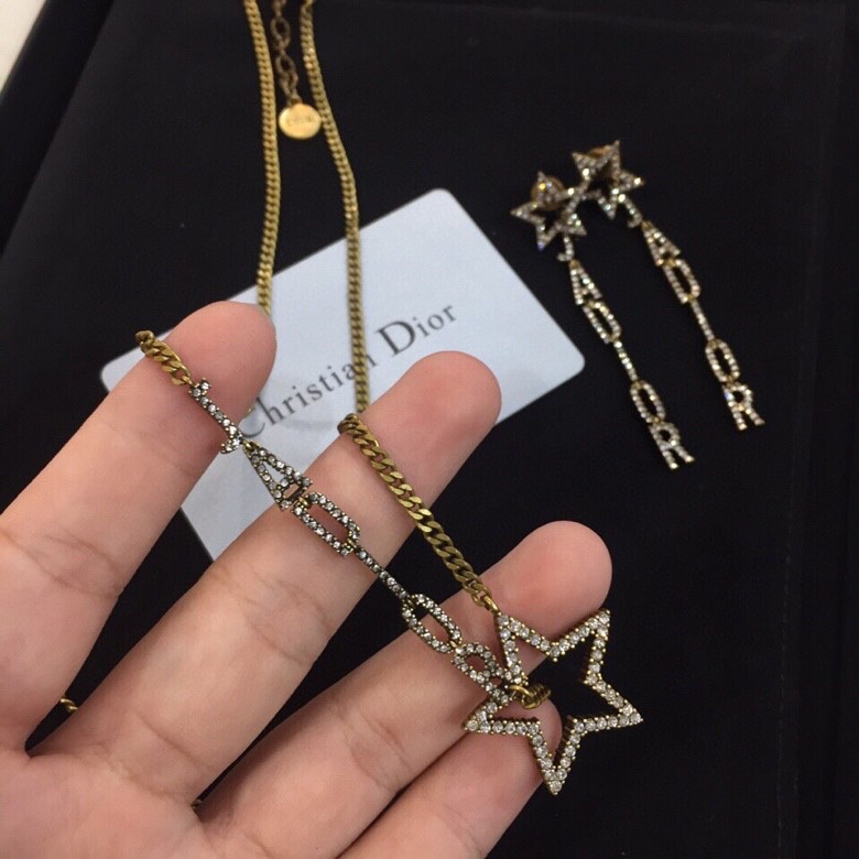 Dior necklace