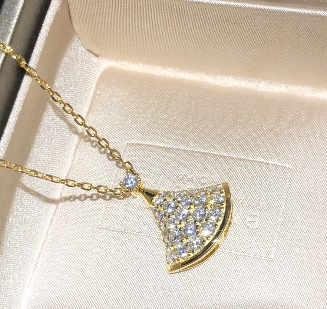 BVLGARI  necklace