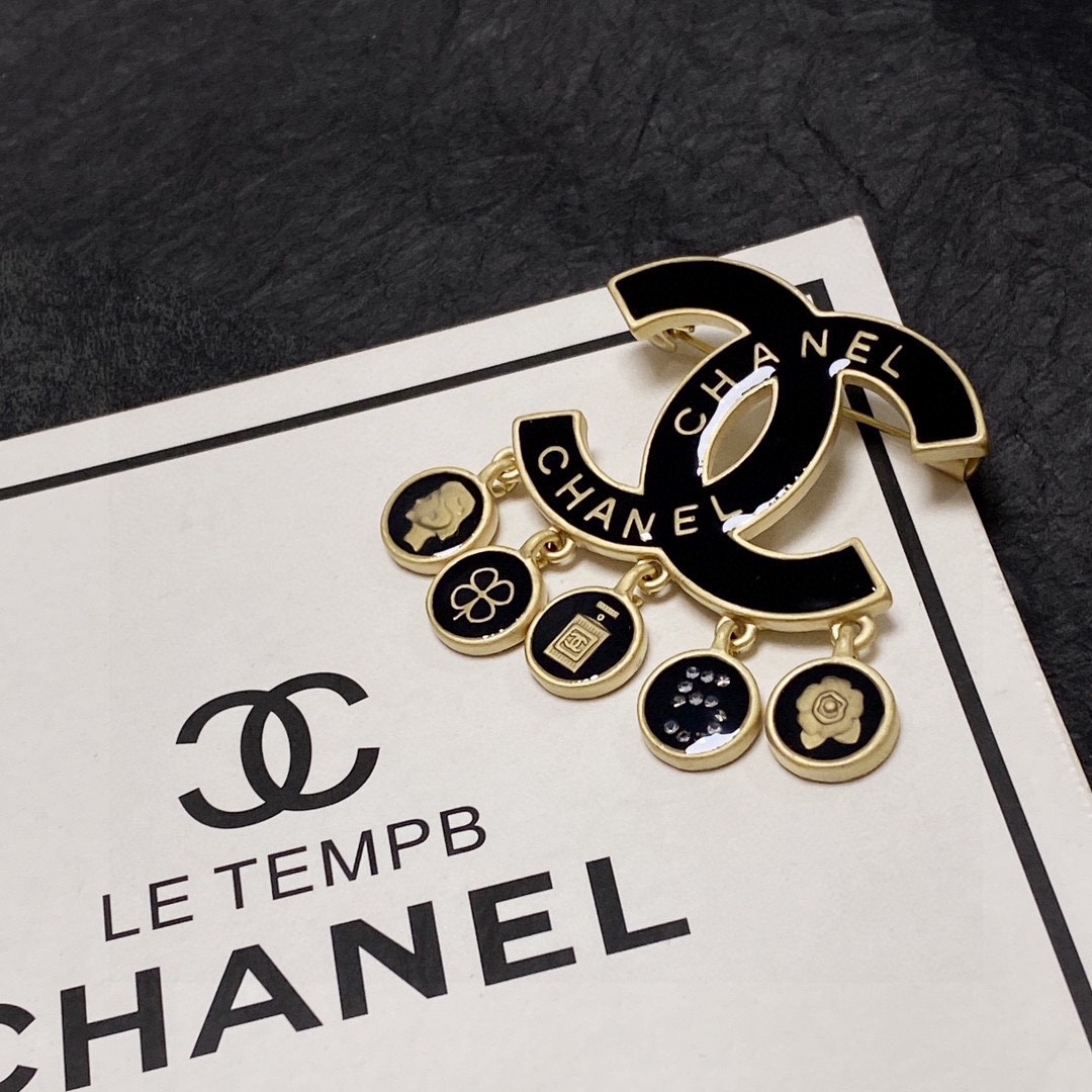 CHANEL🇫🇷Xiao Xiang brooch