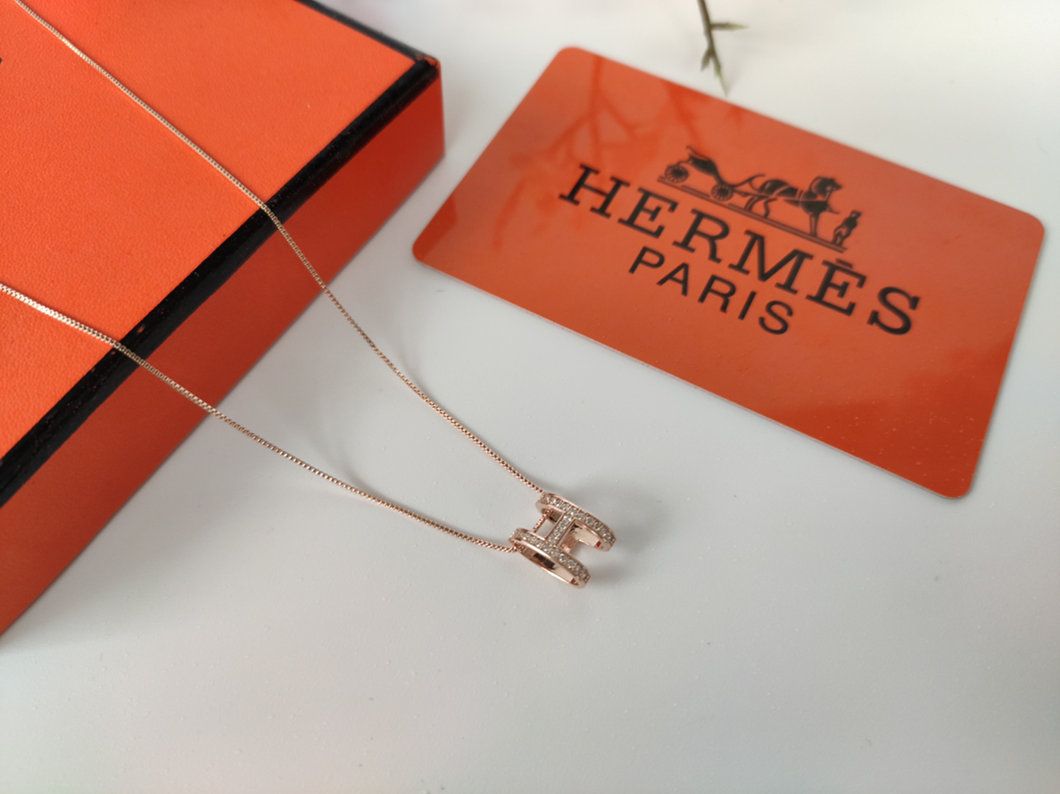 Hermes necklace