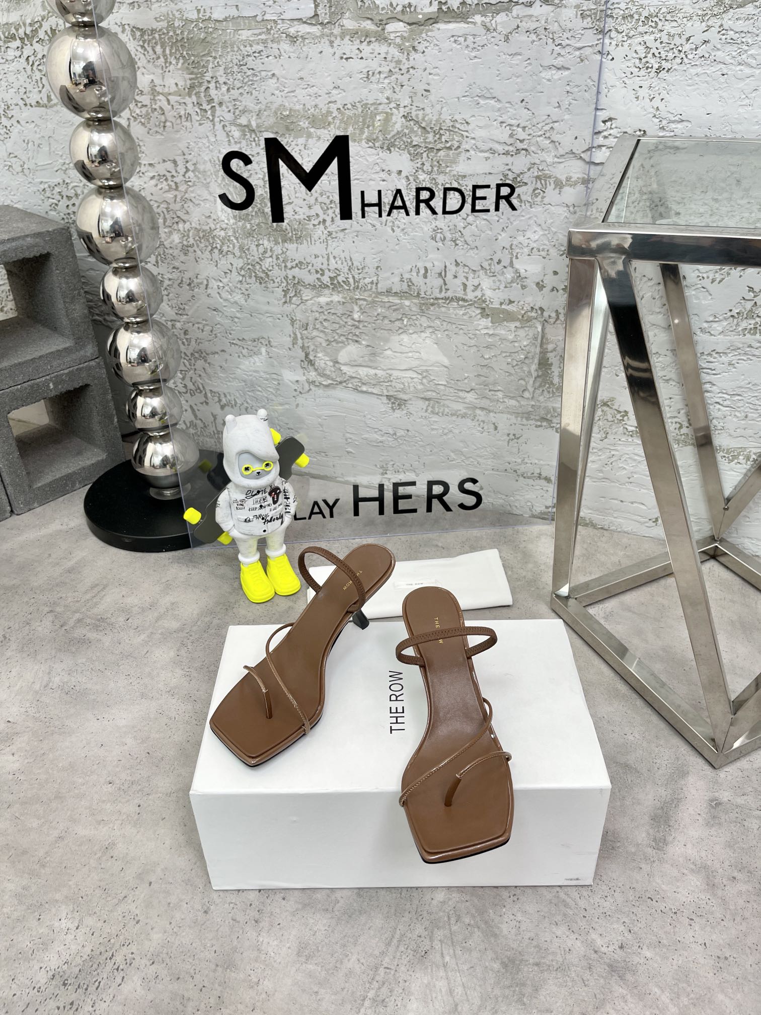 𝐓𝐡𝐞 𝐫𝐨𝐰｜𝟐𝟎𝟐𝟑/𝐒𝐒 𝐧𝐞𝐰 niche tide brand The row 2023 spring and summer new sexy thin strap cat heel sandals