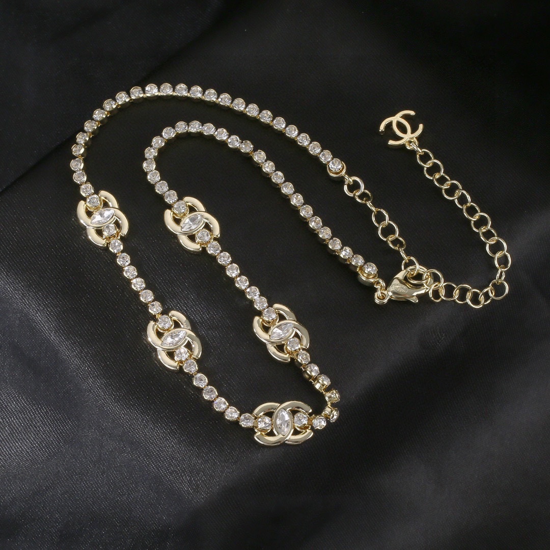 CHANEL🇫🇷Xiao Xiang New Crystal Necklace
