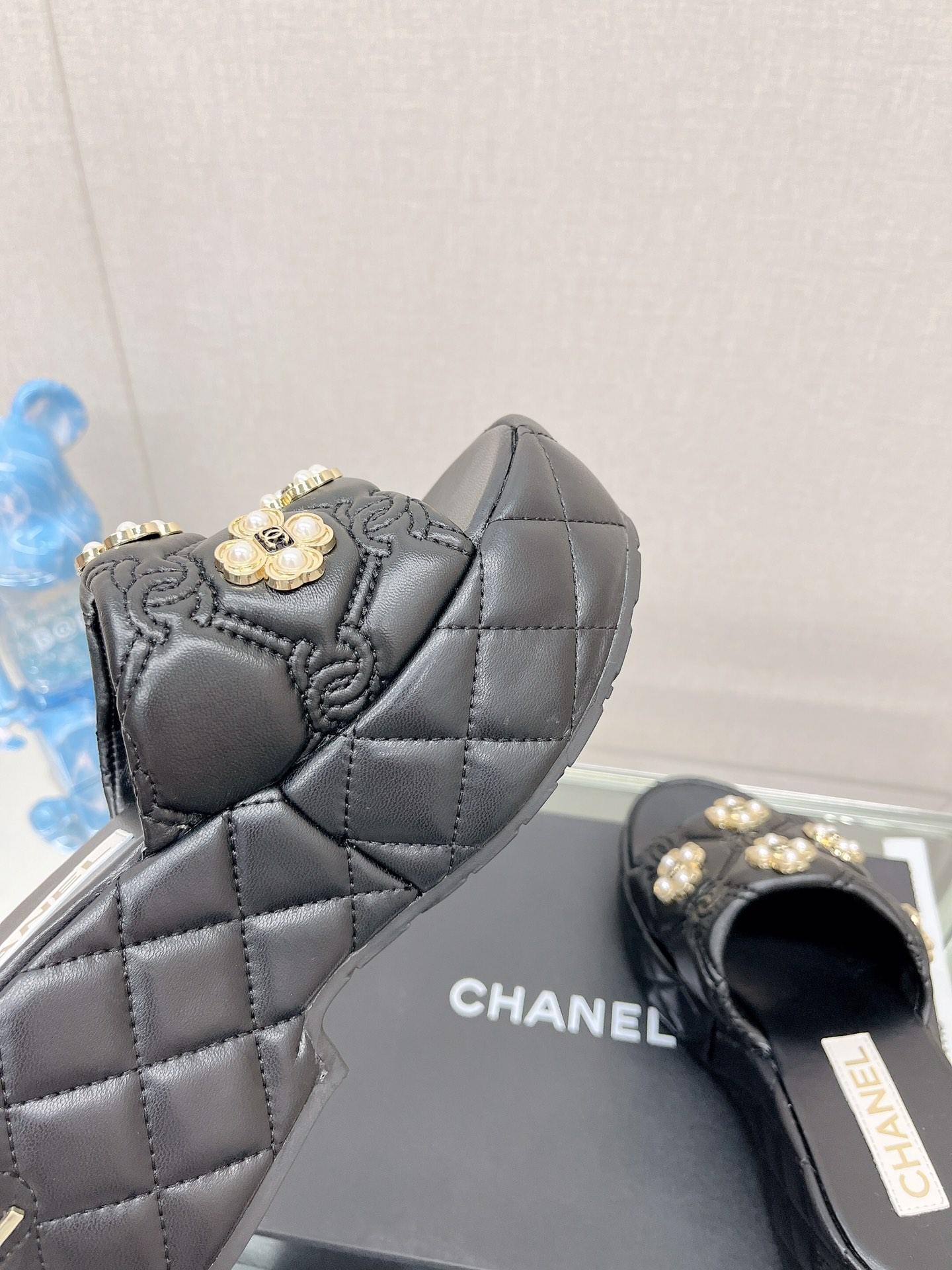 CHANEL water table thick bottom pearl flower slippers original rubber sole