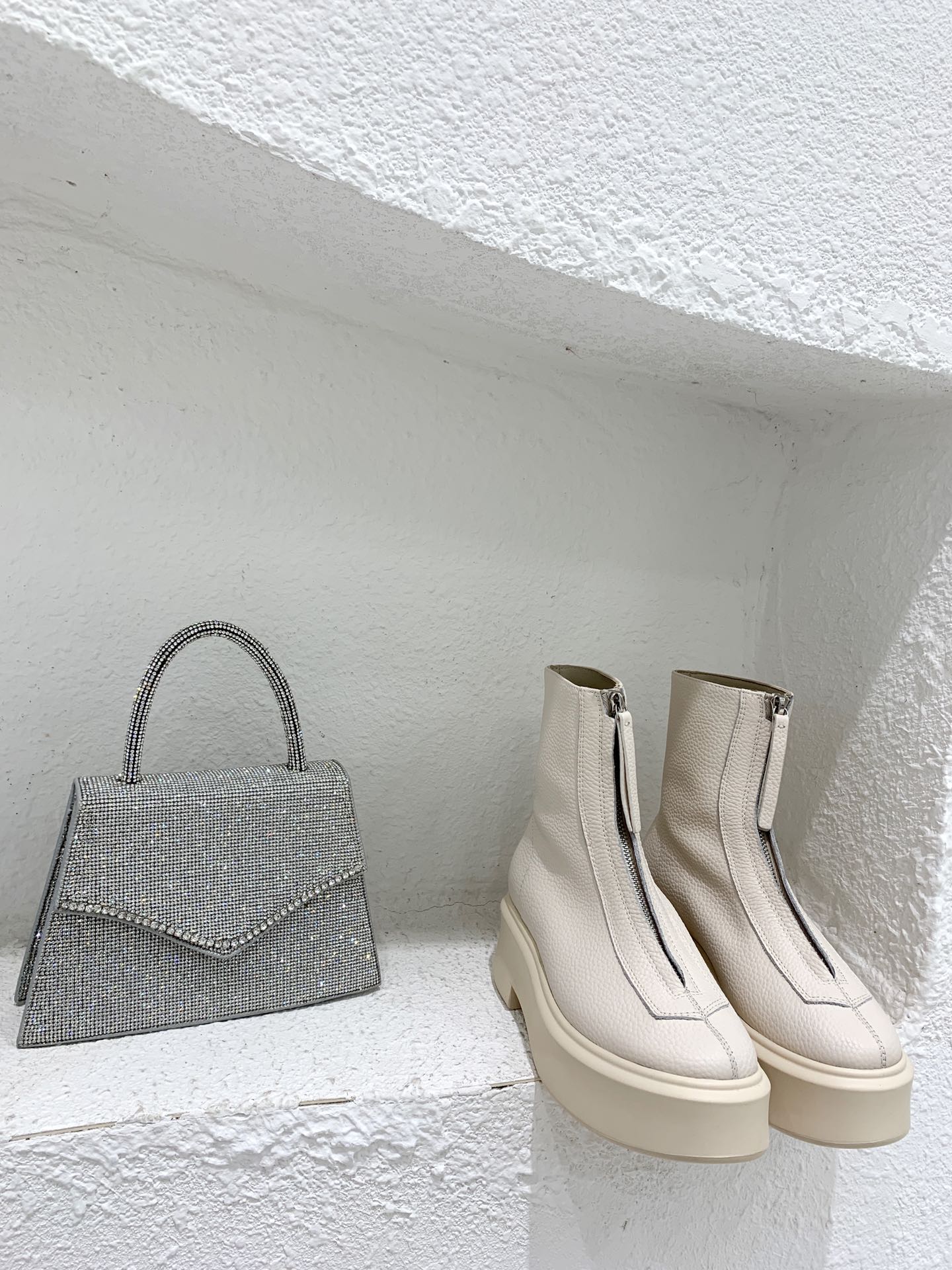 THE ROW · 𝟐𝟎𝟐𝟎 New autumn and winter products, top version ✔️ It's not too late, the original outsole