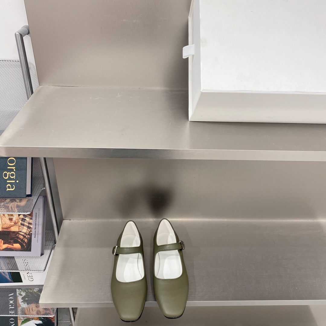 𝐓𝐡𝐞 𝐫𝐨𝐰 ｜𝟐𝟎𝟐𝟐/𝐒𝐒 𝐧𝐞𝐰 New The row 2022/fw vintage Mary Jane shoes