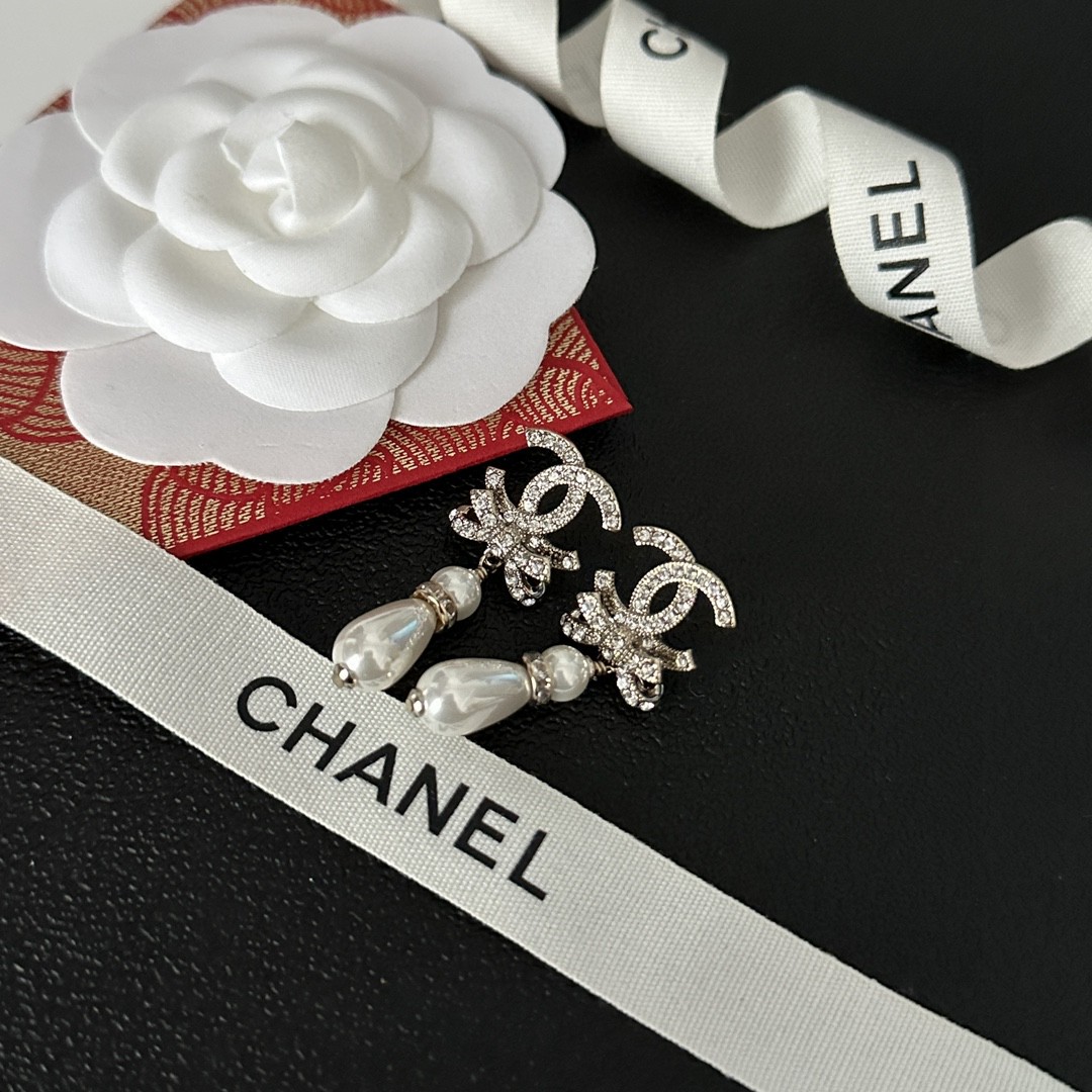CHANEL🇫🇷Xiaoxiang middle-aged double C earrings