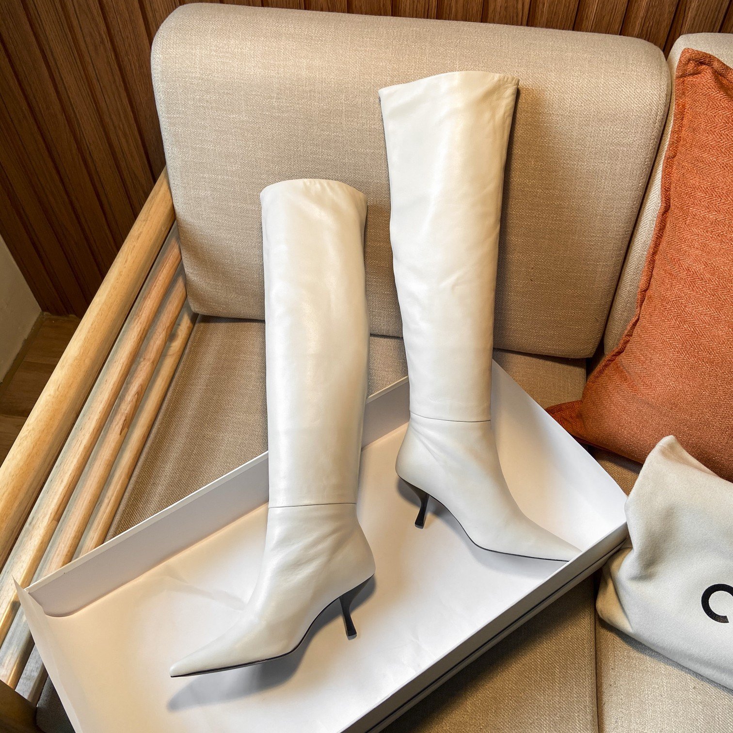 THE ROW · Autumn and winter exclusive beautiful fairy boots Original custom super soft lambskin material Heel height: 7cm