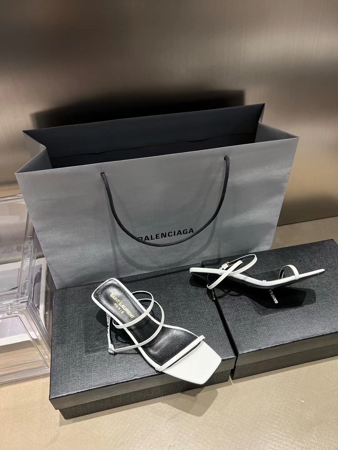 𝙎𝙖𝙞𝙣𝙩 𝙇𝙖𝙪𝙧𝙚𝙣𝙩 | 𝟐𝟎𝟐𝟐/𝐒𝐒 𝐧𝐞𝐰 YSL｜New Roman sandals crystal sheepskin