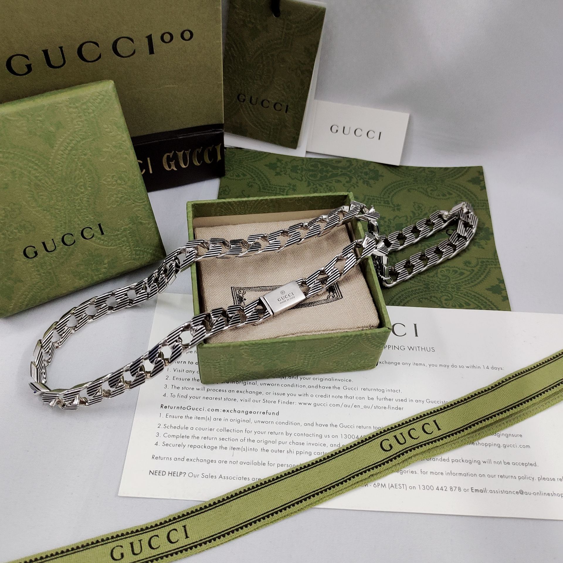 𝐆𝐮𝐜𝐜𝐢 striped necklace