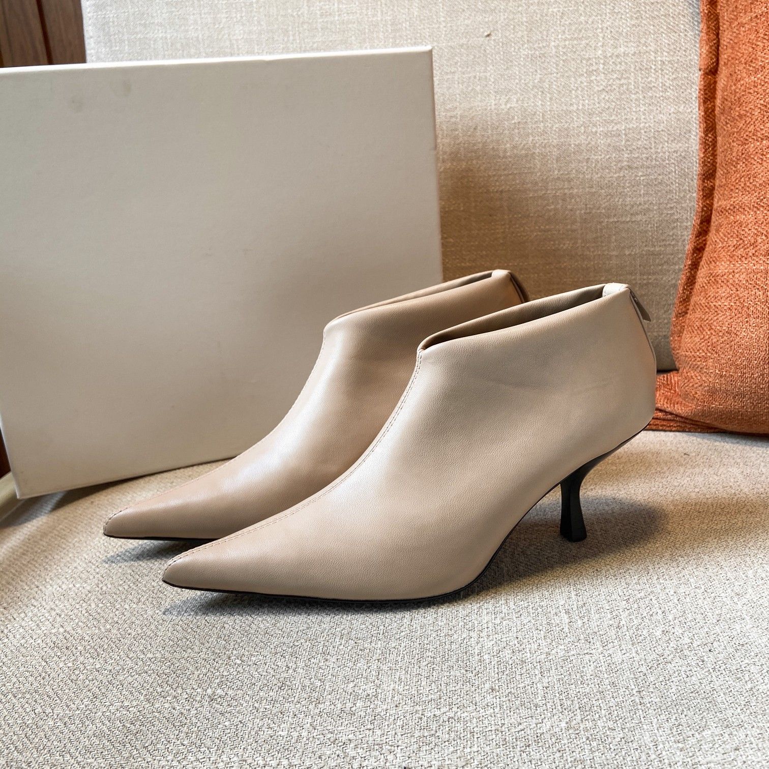 THE ROW · Autumn and winter exclusive beautiful fairy boots original color change leather outsole