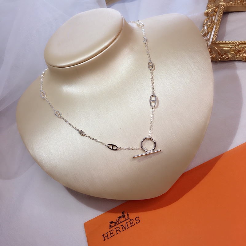 Hermes necklace