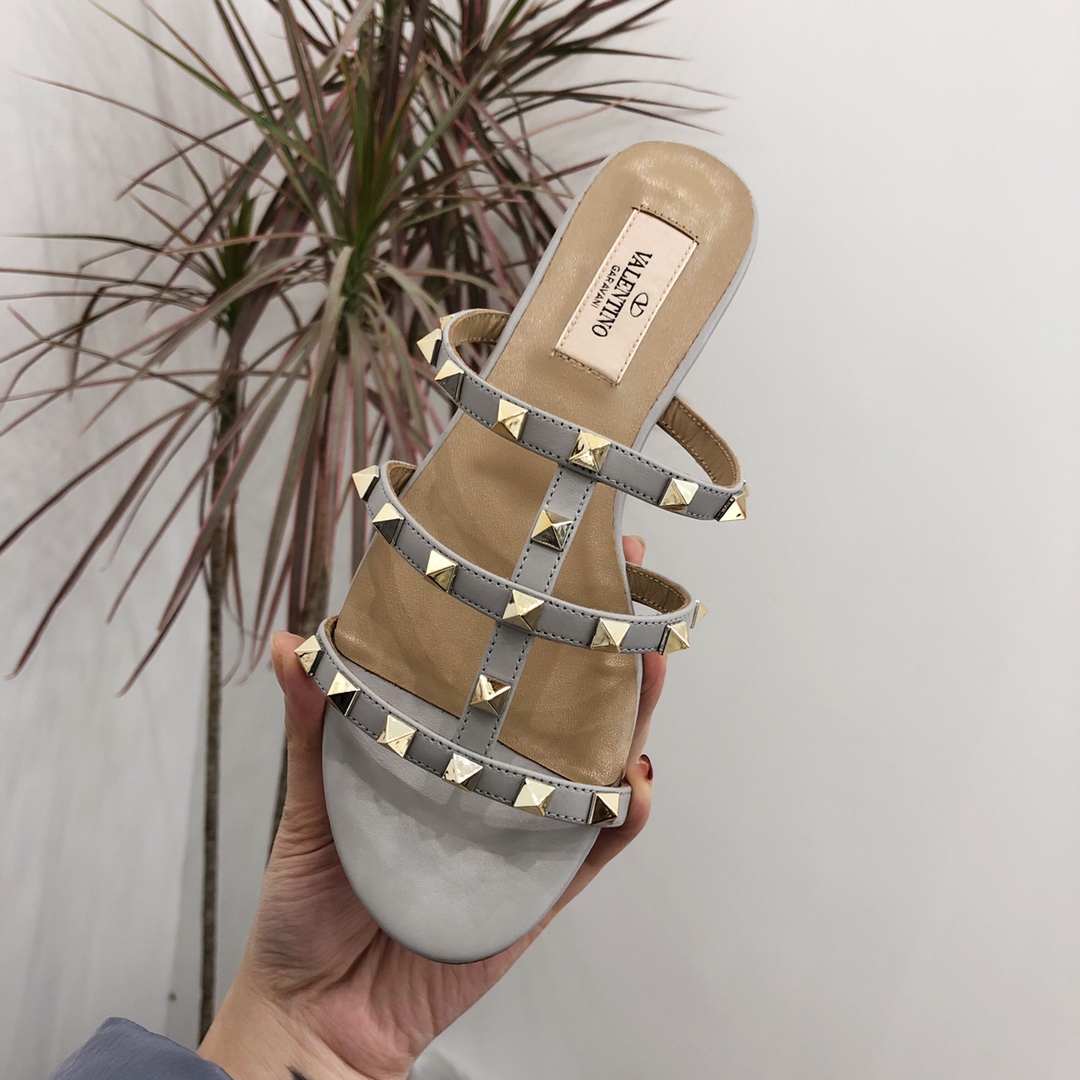 【Valentino】Valentino Top Edition Matte Grey 3 Strap Flat Slippers