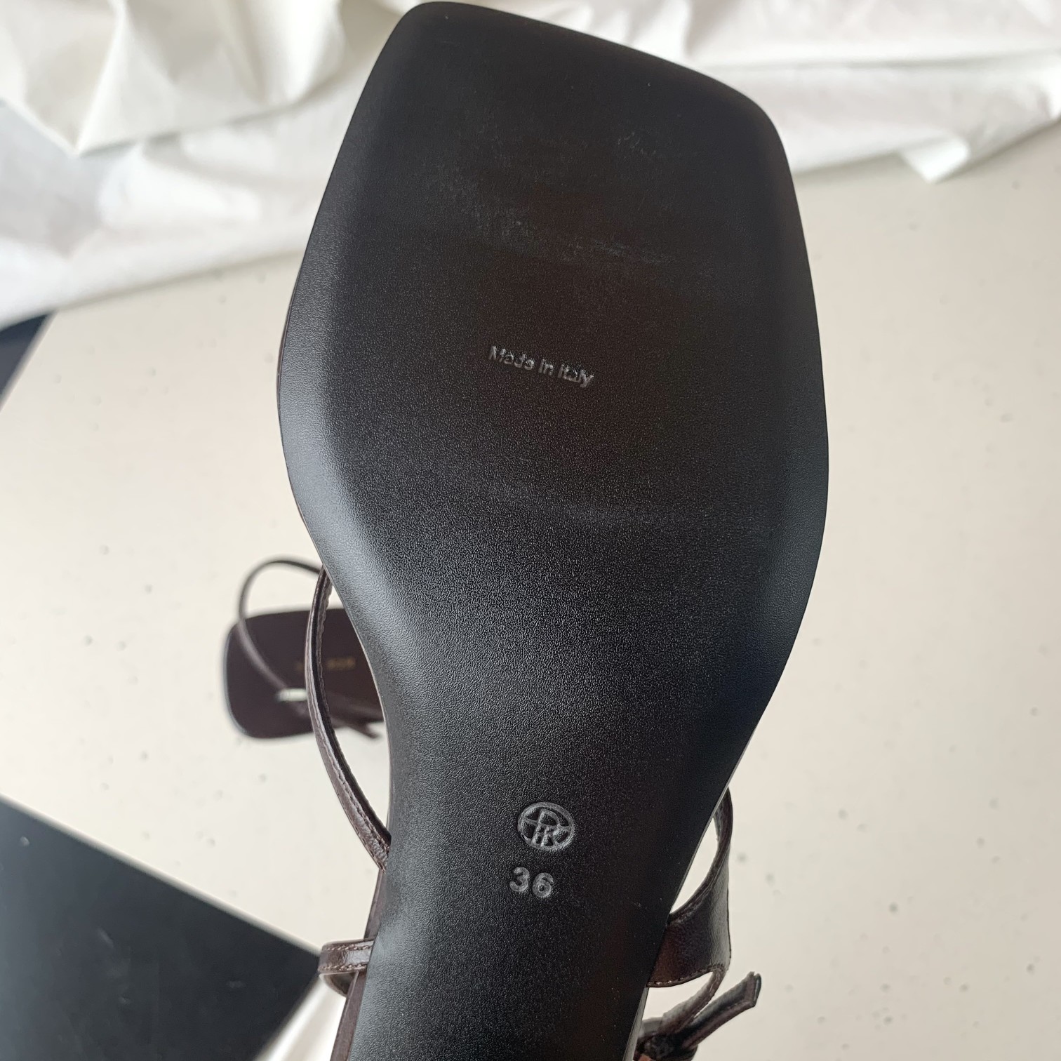 THE ROW | 𝟐𝟎𝟐𝟏/𝐒𝐒 𝐧𝐞𝐰 21/spring/summer clip-on sandals- Bespoke exclusive imported sheepskin