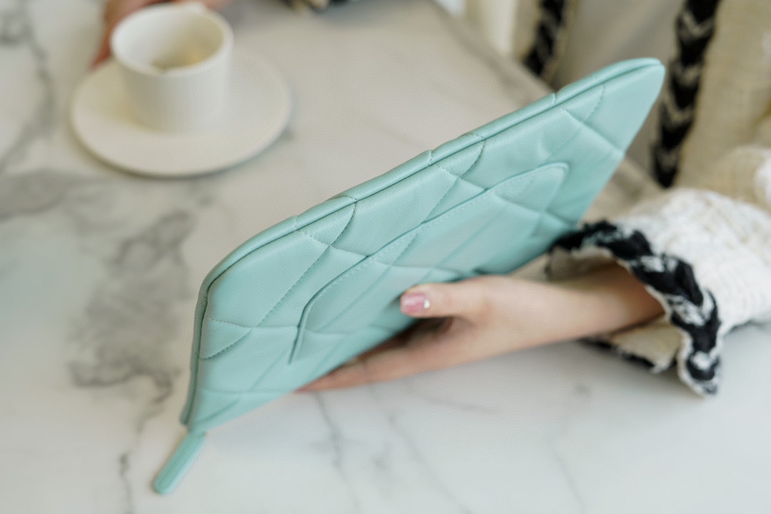 𝗖𝗛𝗔𝗘𝗡𝗟✦ Classic 19 Collection Imported Channel Special Lambskin🐑 Carry-on Clutch Tiffany Blue