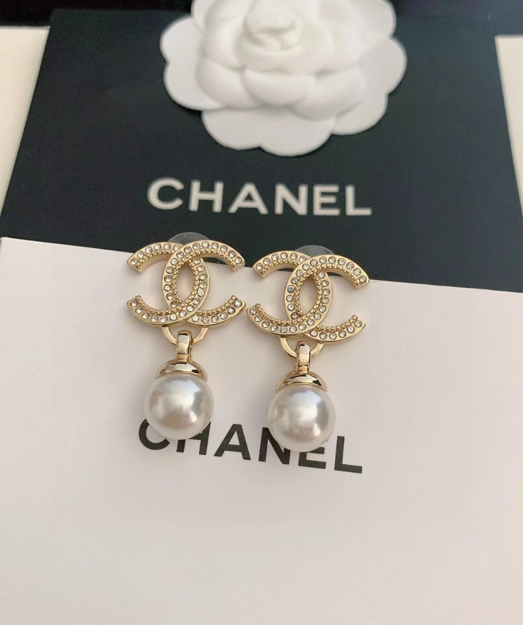 CHANEL🇫🇷Xiaoxiang micro-inlaid crystal diamond tassel water drop crystal diamond pearl letter earrings earrings