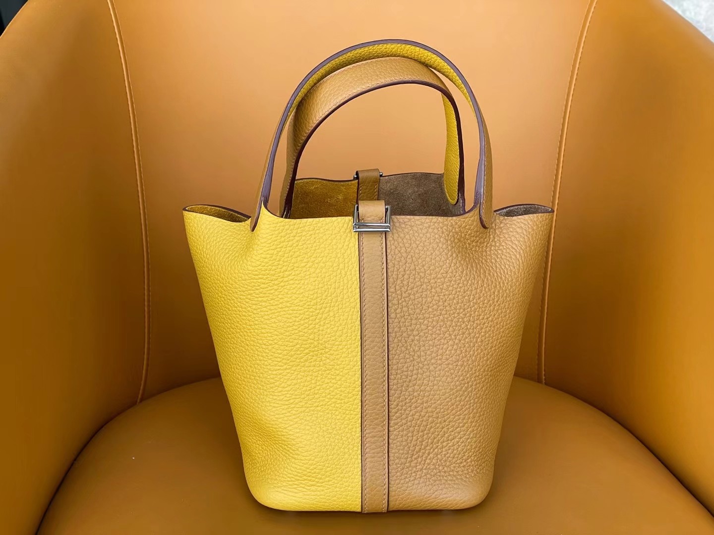 picotin18 sesame color with lemon yellow tc skin