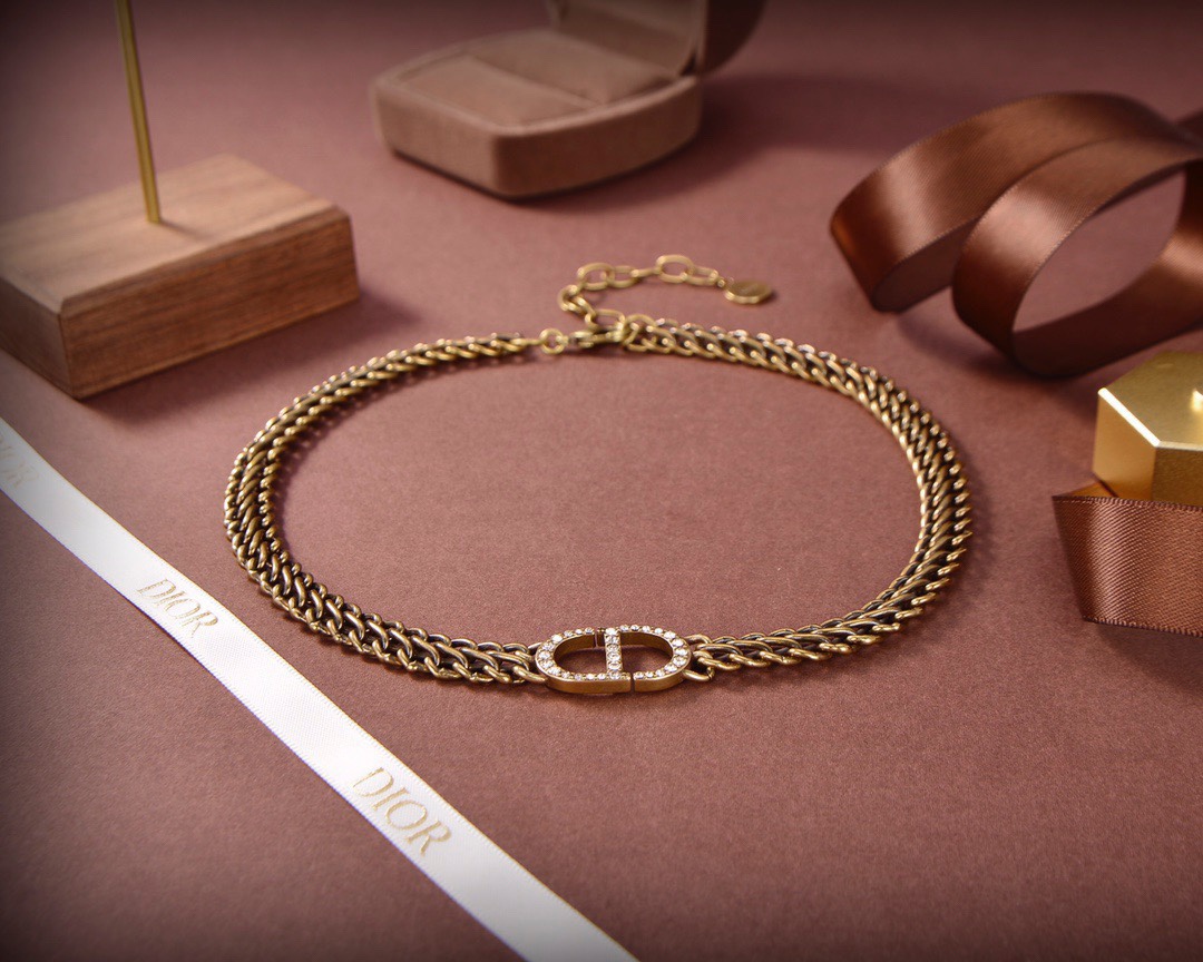Dior necklace