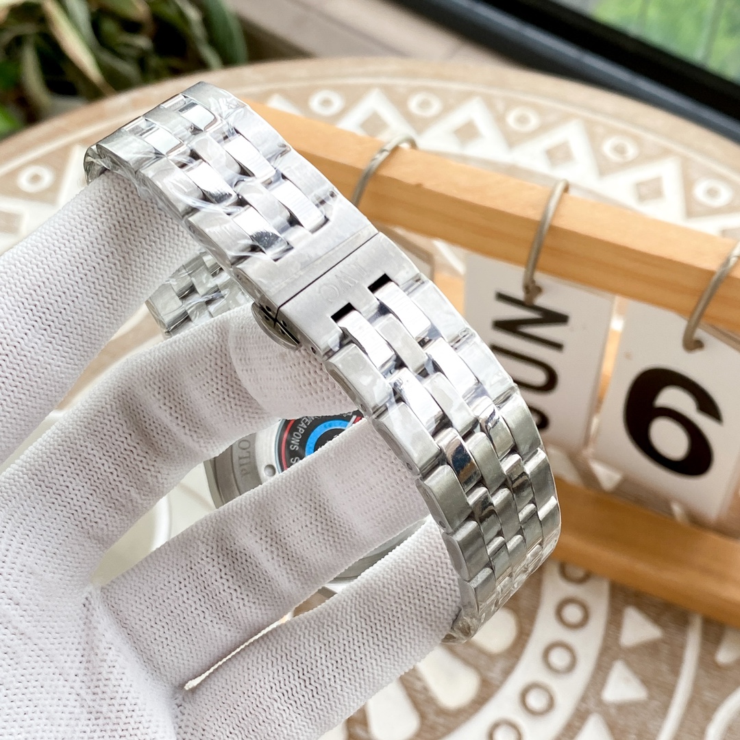 IWC- Pilot's Watch Chronograph 