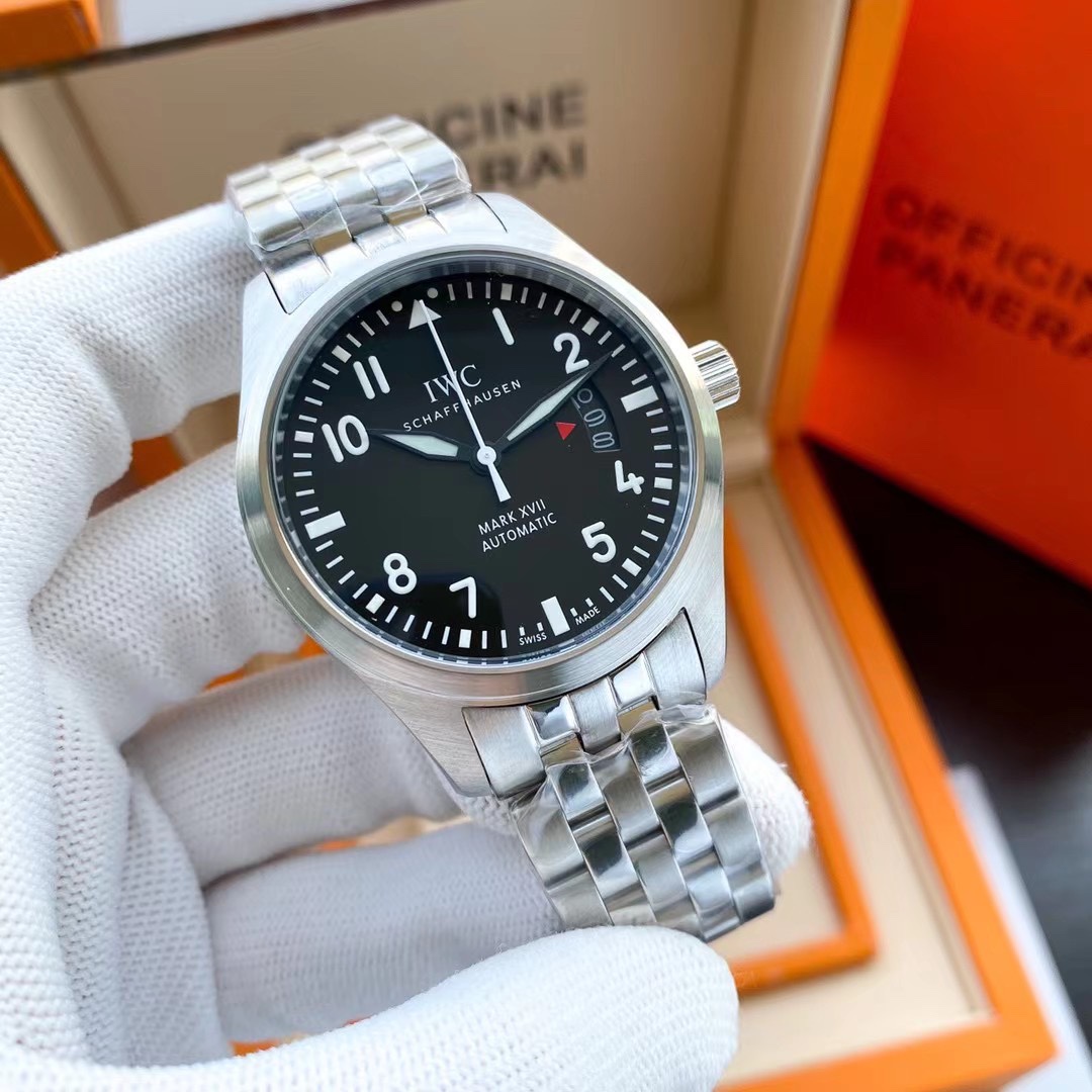 IWC- Pilot's Watch Mark XVIII Heritage with automatic mechanism imported from Asia