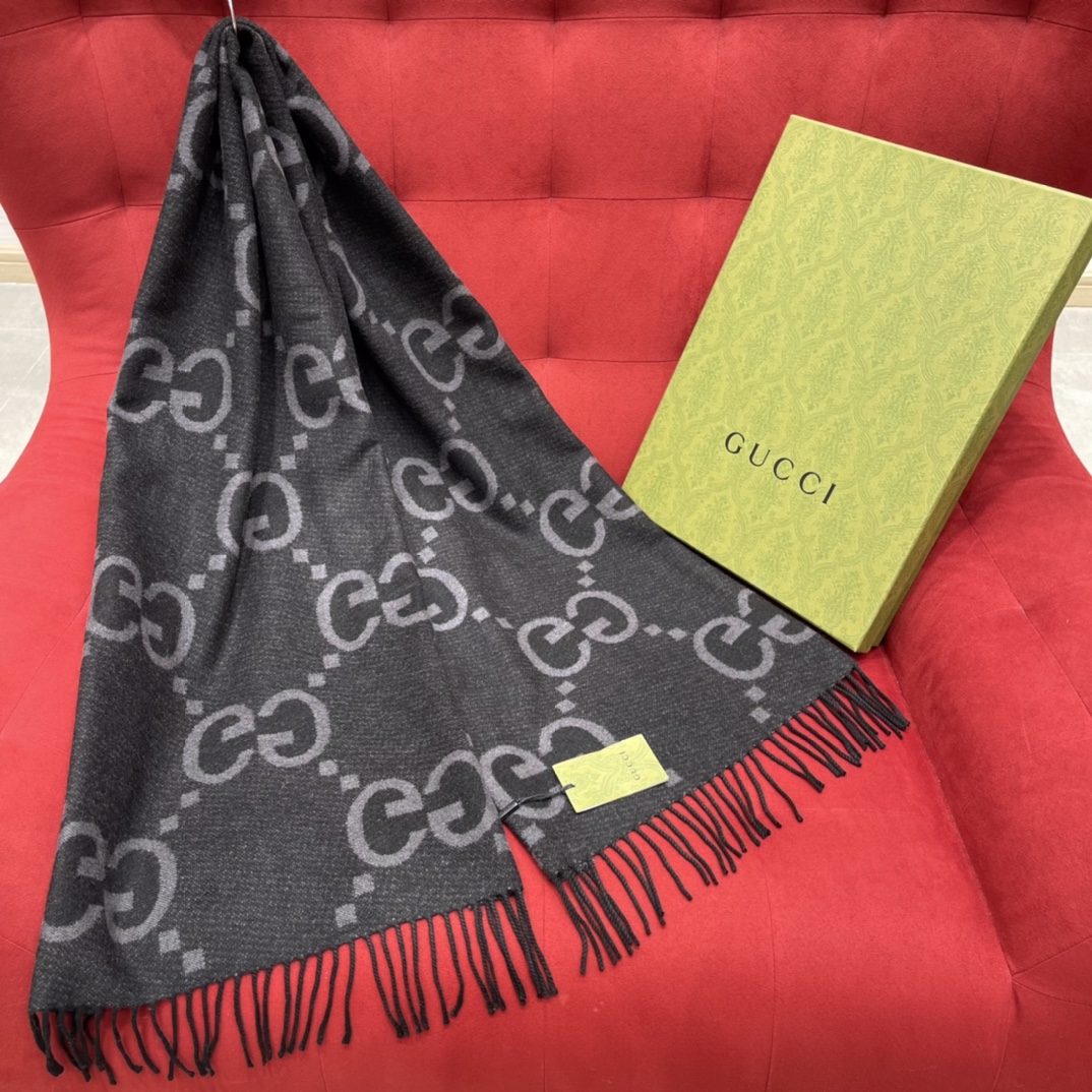 GUCCI Double-sided big 𝐆 tassel scarf 100% cashmere