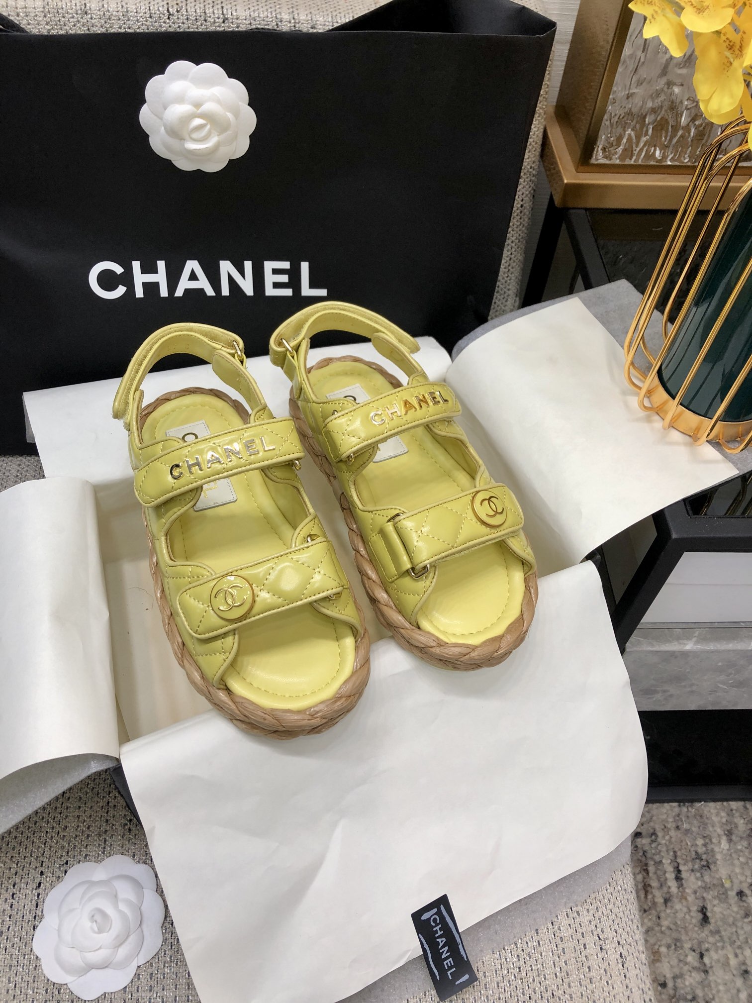 CHANEL 2023 spring and summer latest woven velcro sandals Japan imported woven materials