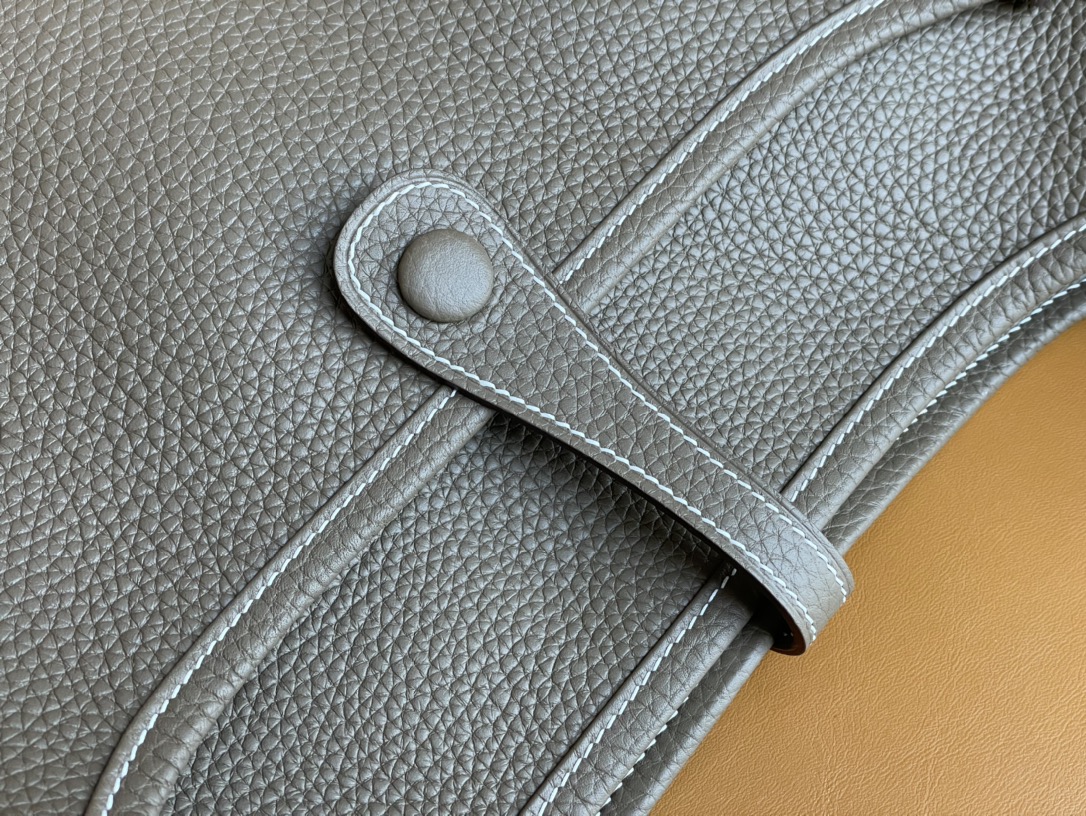 Evelyne 29 tc leather elephant gray silver buckle