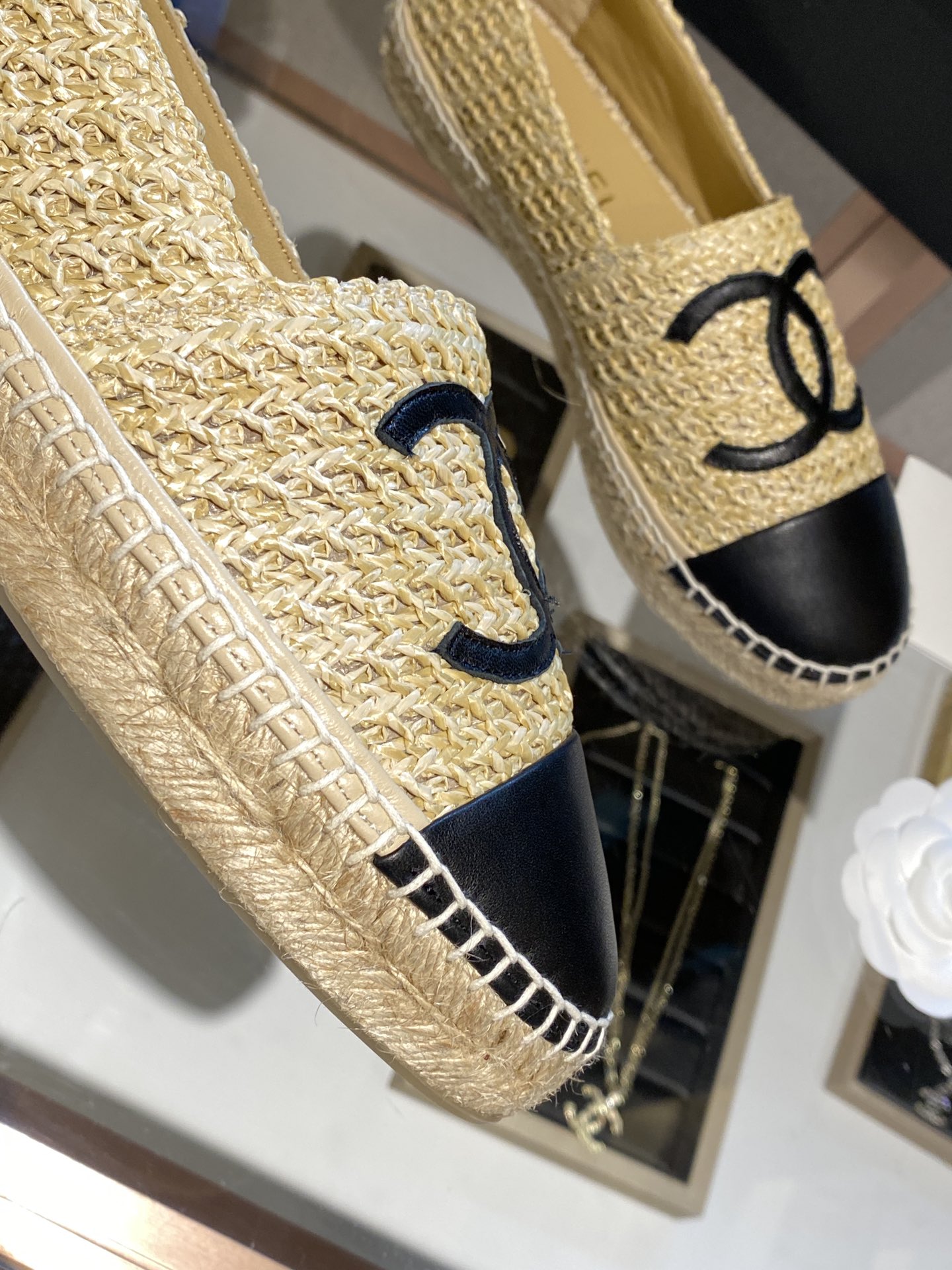 CHANEL fisherman shoes Chanel classic version of the original injection of rubber translucent rubber original color hemp sole