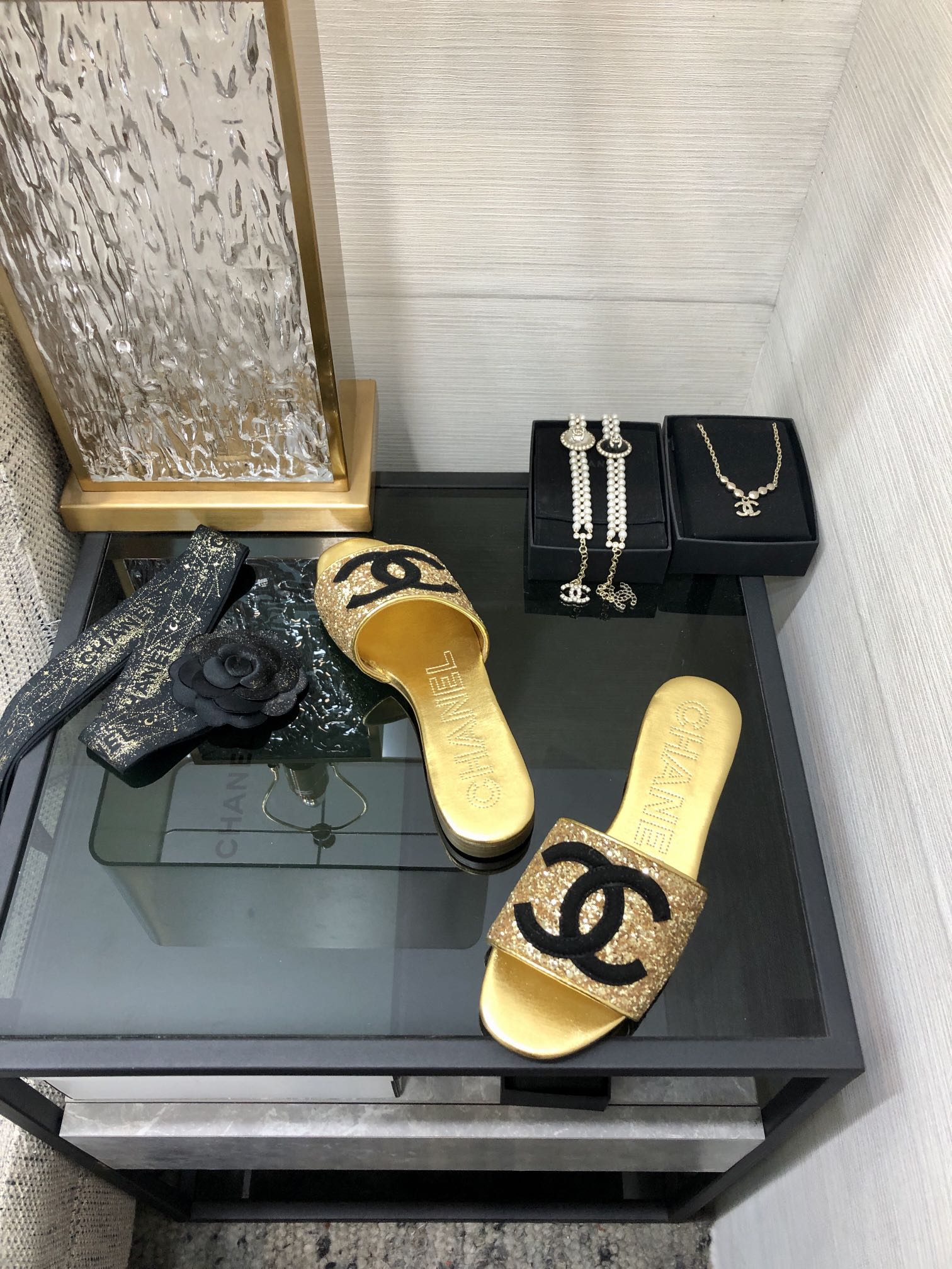CHANEL 2023 spring and summer latest electric embroidery honey slippers Imported leather outsole