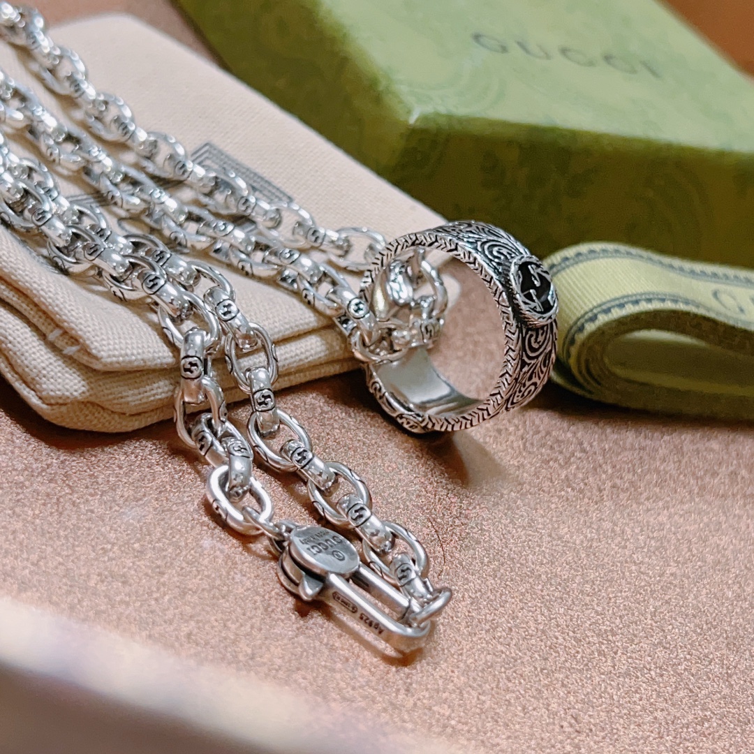 𝐆𝐮𝐜𝐜𝐢 necklace