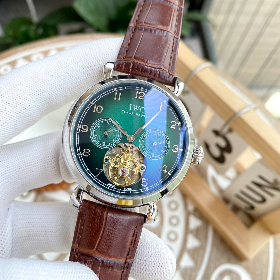 IWC- Fine men's watches Fully automatic mechanical movement, top 316 steel case and strap