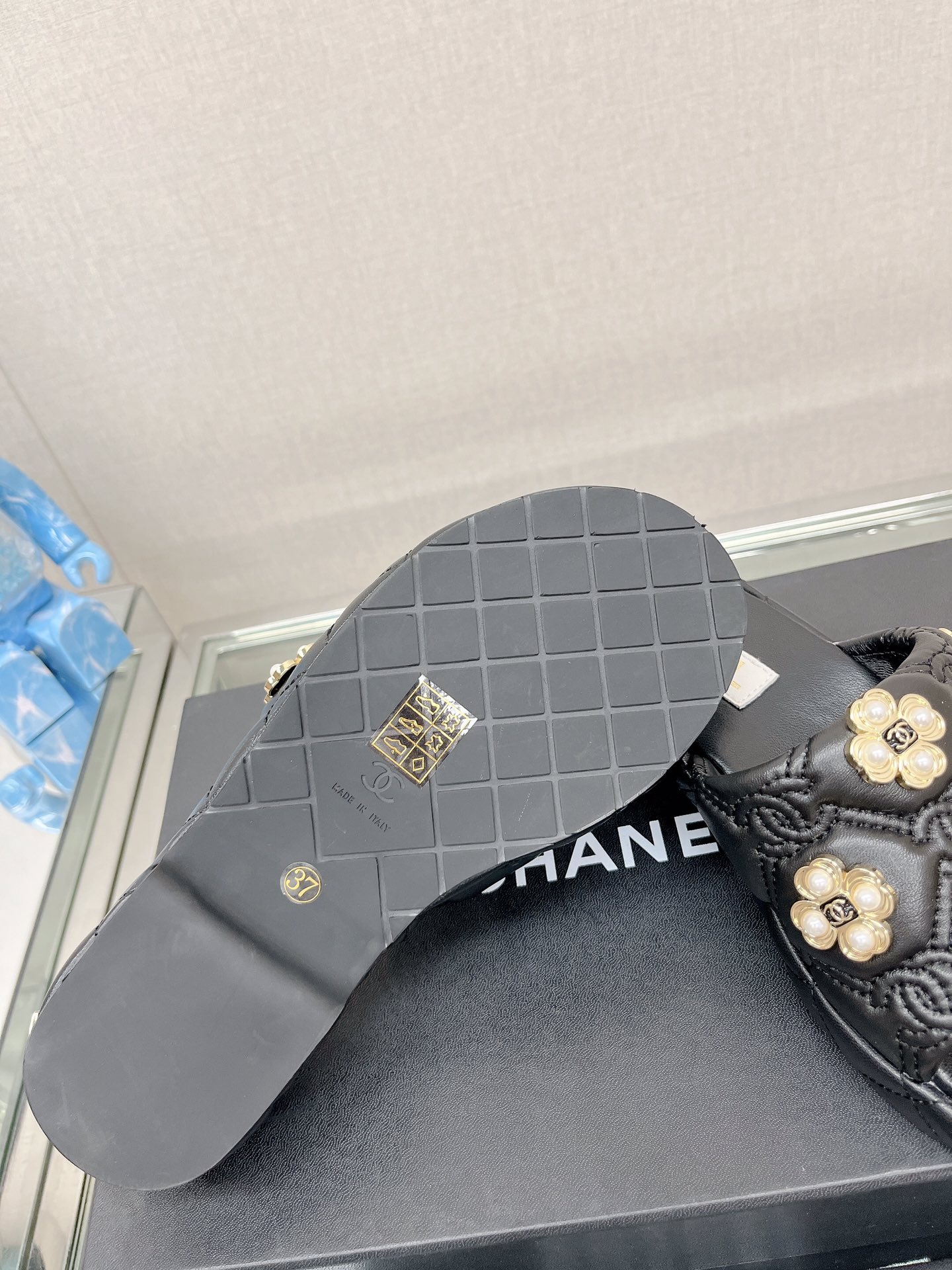 CHANEL water table thick bottom pearl flower slippers original rubber sole