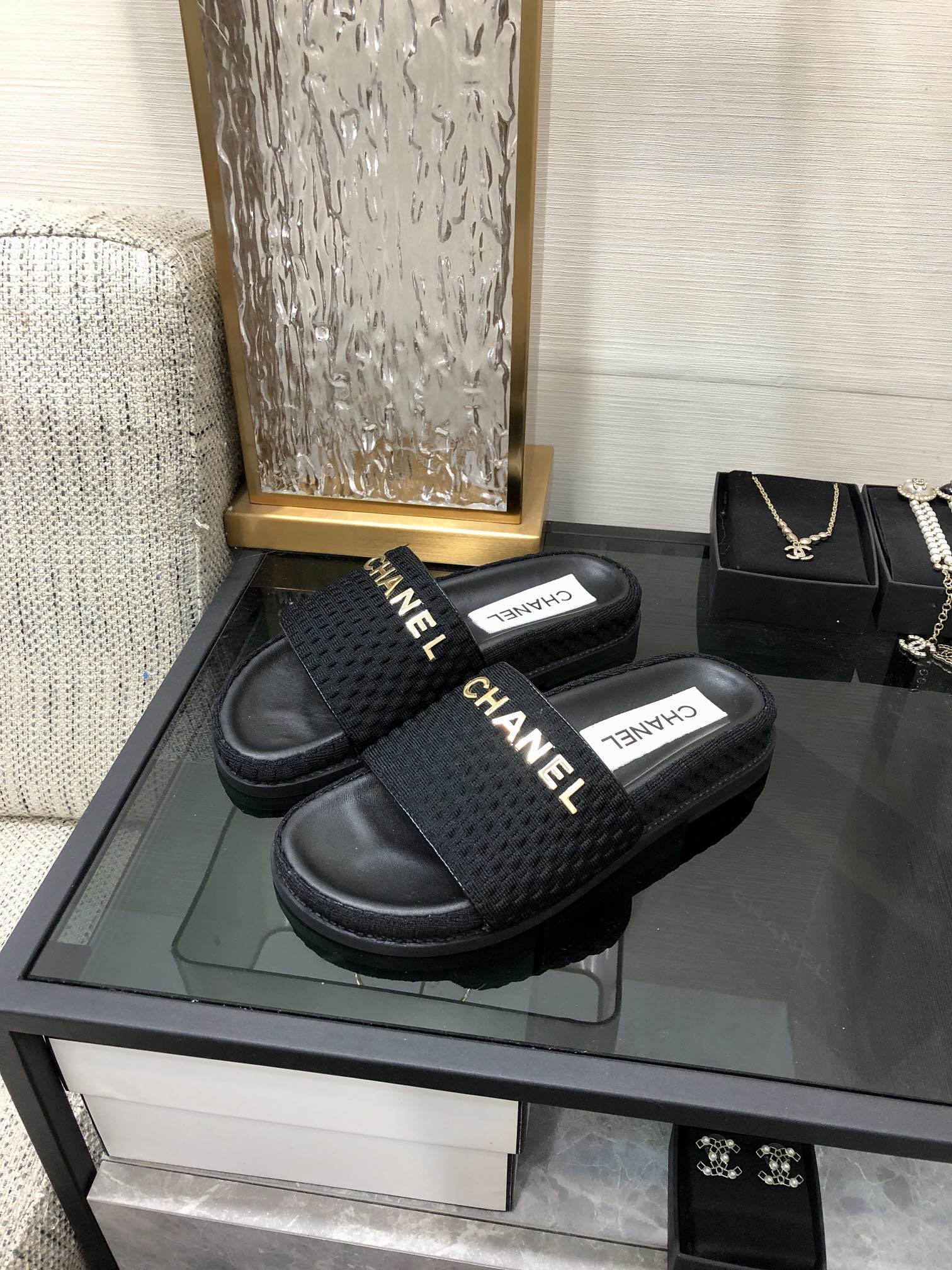 CHANEL 2022 early spring latest honey slippers fashion versatile series imported sheepskin cushioned feet