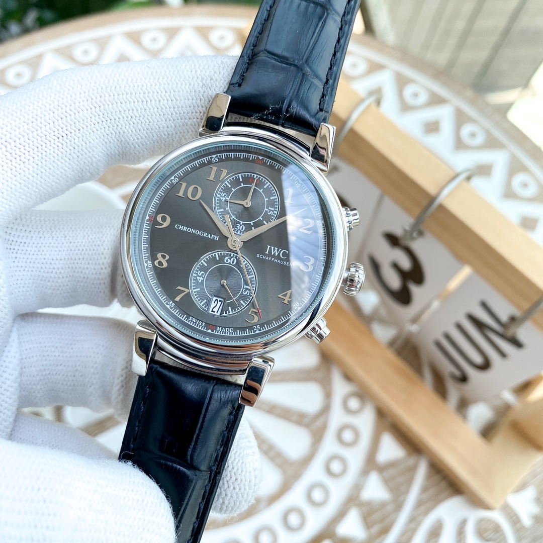 IWC- Fine men's watches Fully automatic mechanical movement, top 316 steel case and strap