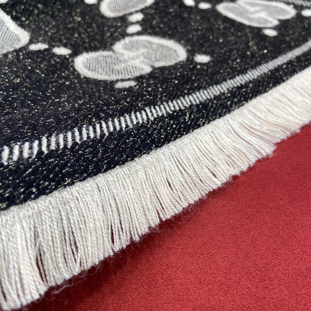 GUCCI Wool jacquard scarf 96% wool 2% polyamide 2% metal fiber