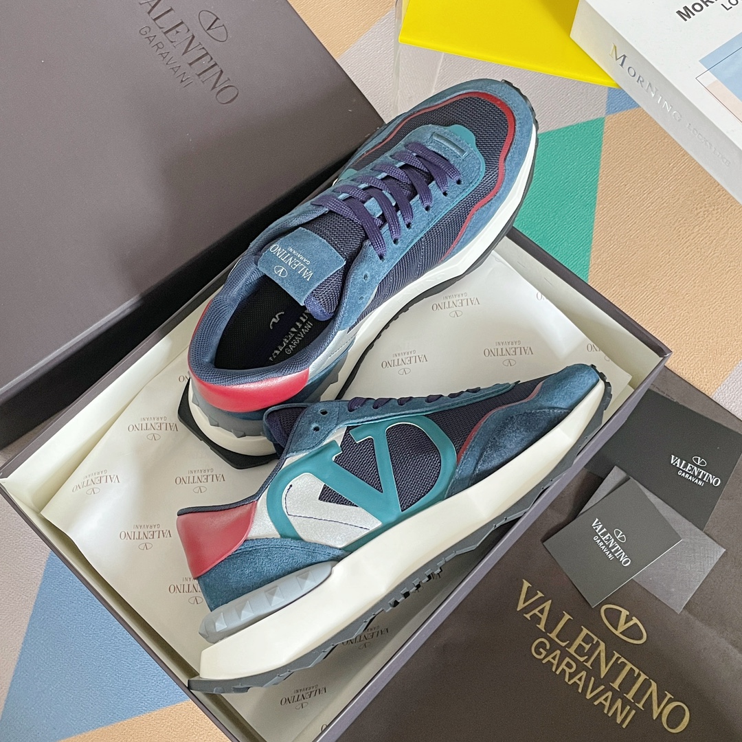 【Valentino】𝟐𝟎𝟐𝟏/𝐒𝐒 𝐧𝐞𝐰  Valentino new NETRUNNER series casual air cushion sports shoes