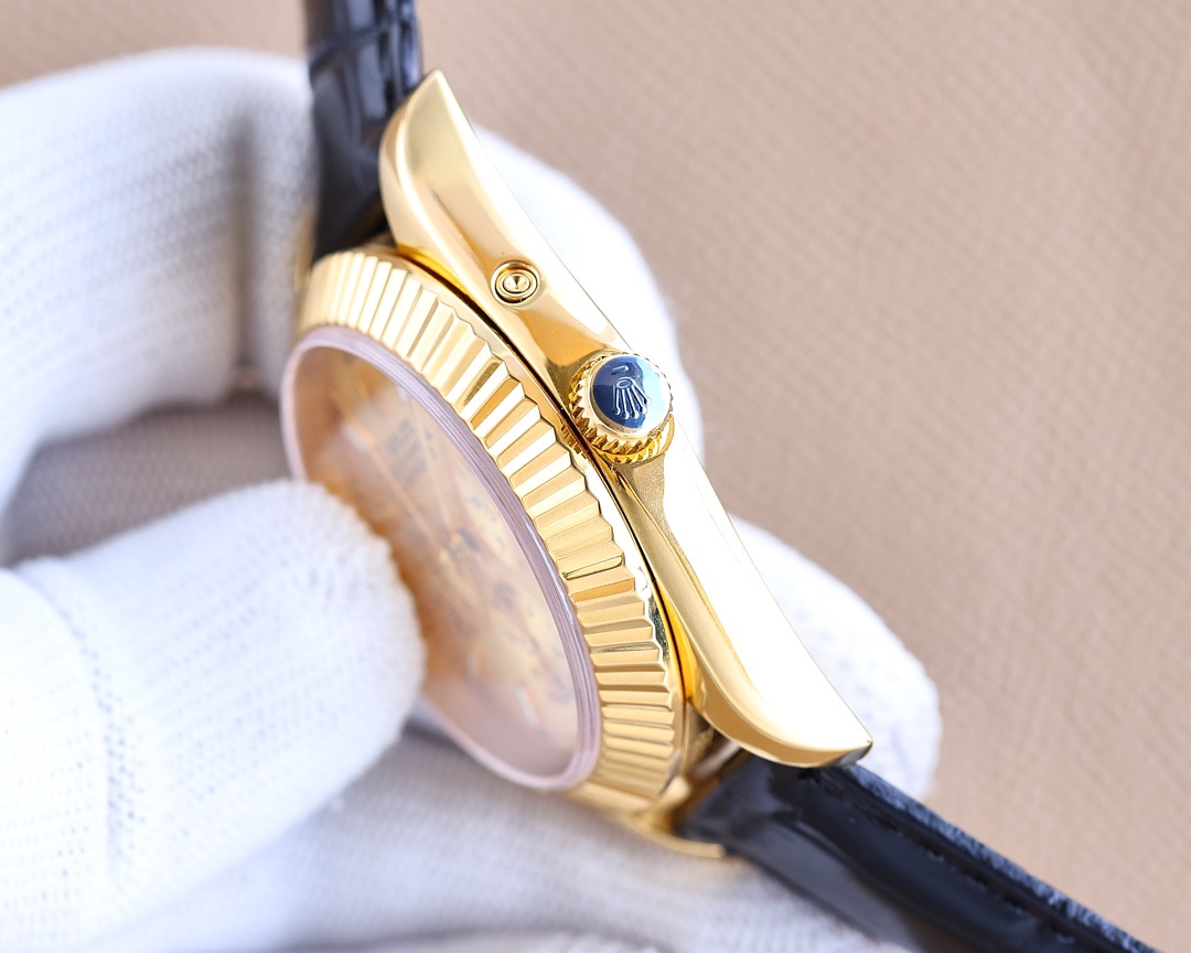 Rolex . The bezel adopts 48 Slovak diamonds